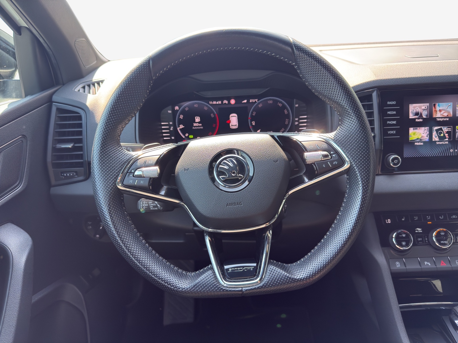 SKODA Karoq 1.5 TSI SportLine DSG-image-9