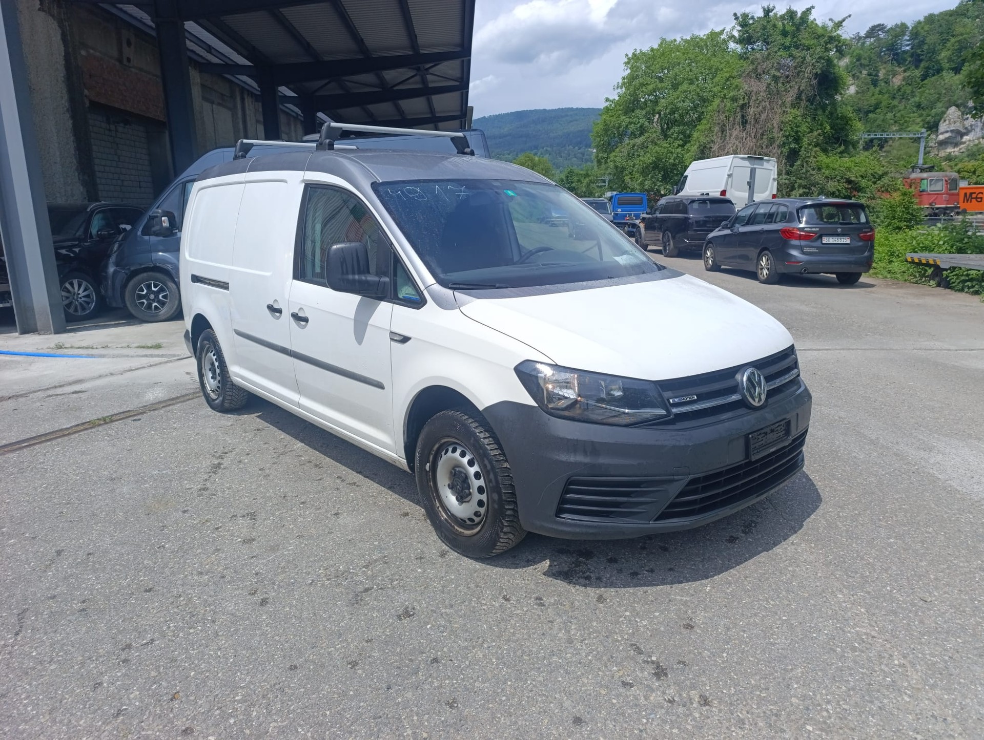 VW Caddy Maxi 1.4TGI BlueMotion Technology-image-1