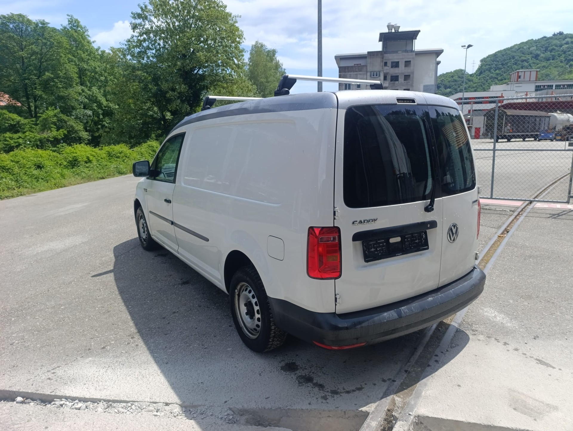 VW Caddy Maxi 1.4TGI BlueMotion Technology-image-5