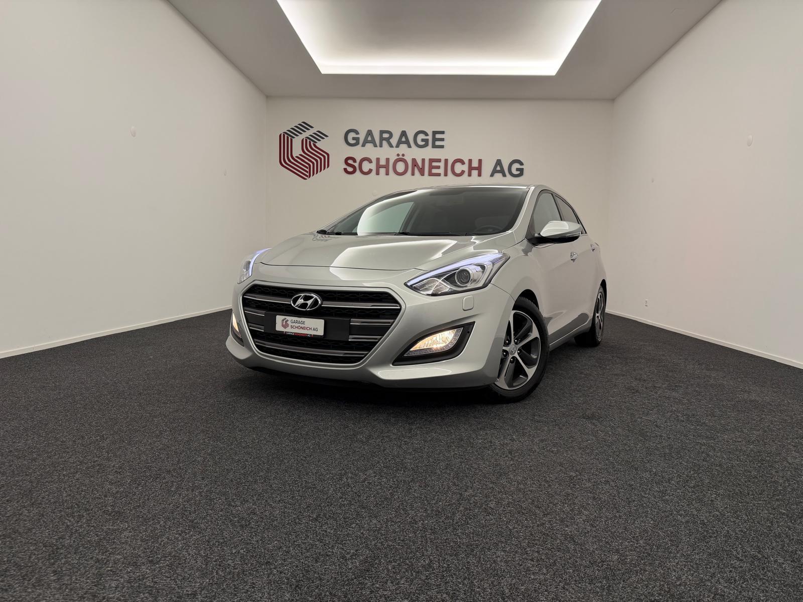 HYUNDAI i30 1.6 GDi Amplia-image-0