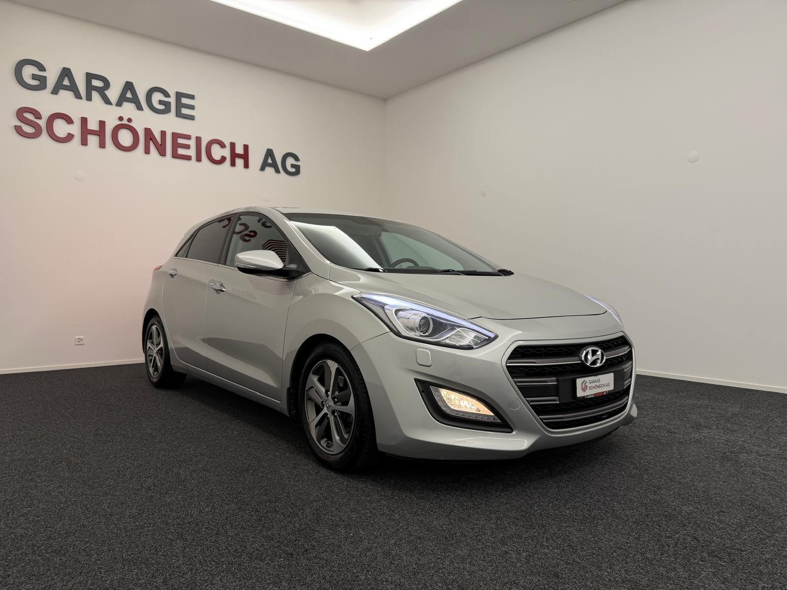HYUNDAI i30 1.6 GDi Amplia-image-2