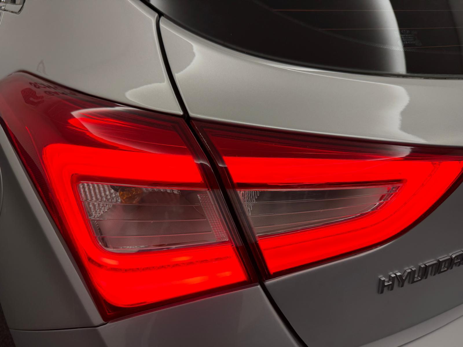HYUNDAI i30 1.6 GDi Amplia-image-8