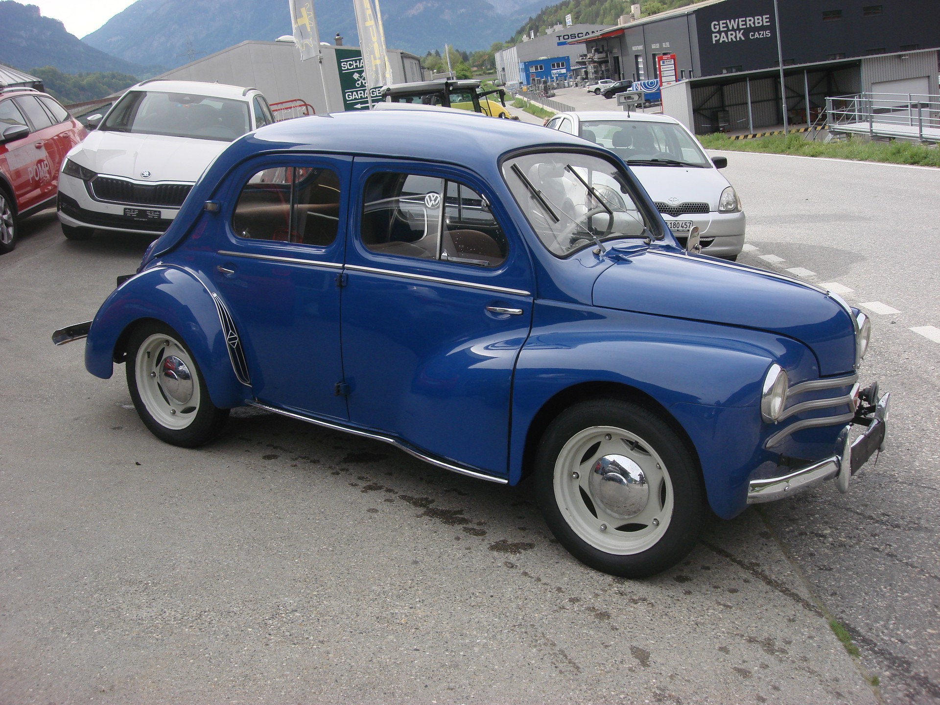 RENAULT R4-image-0
