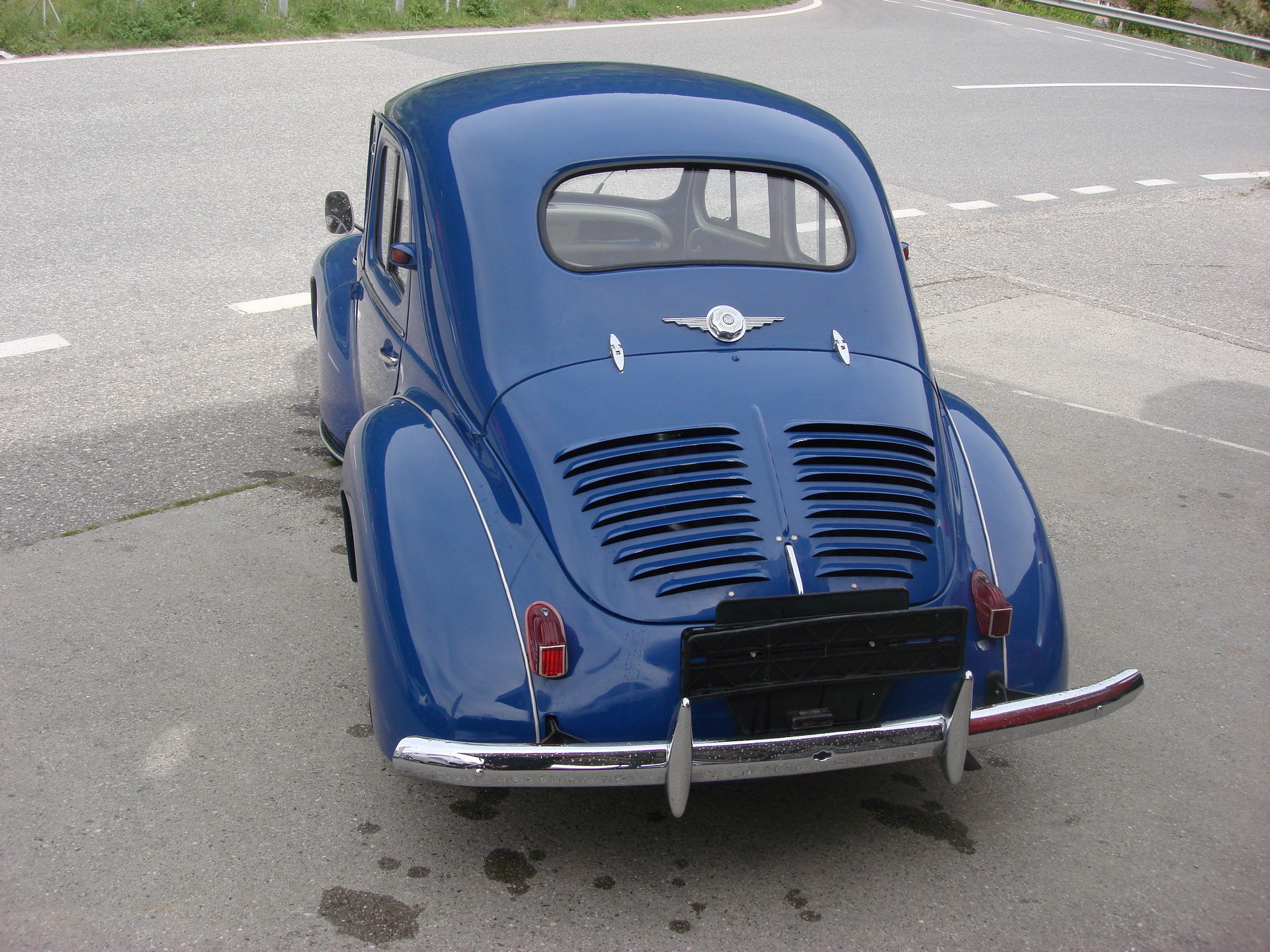 RENAULT R4-image-2