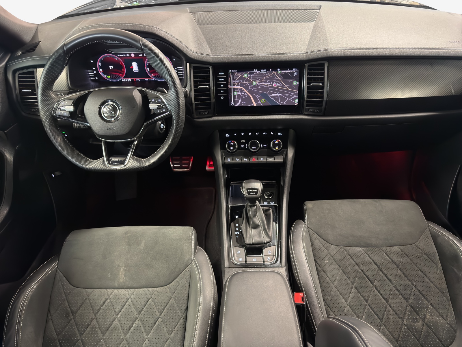 SKODA Kodiaq 2.0 TDI CR SportLine 4x4 DSG-image-8