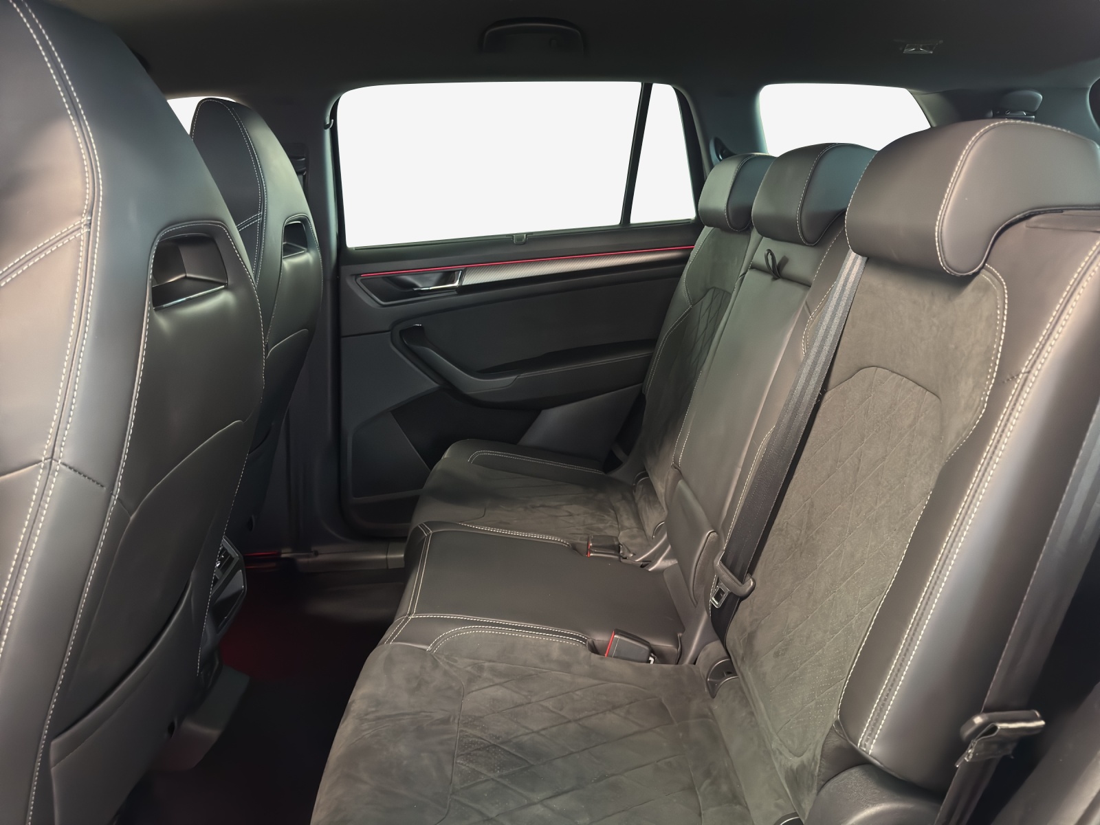 SKODA Kodiaq 2.0 TDI CR SportLine 4x4 DSG-image-11