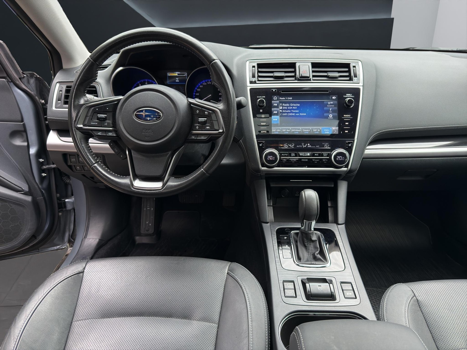 SUBARU Outback 2.5i Luxury-image-6