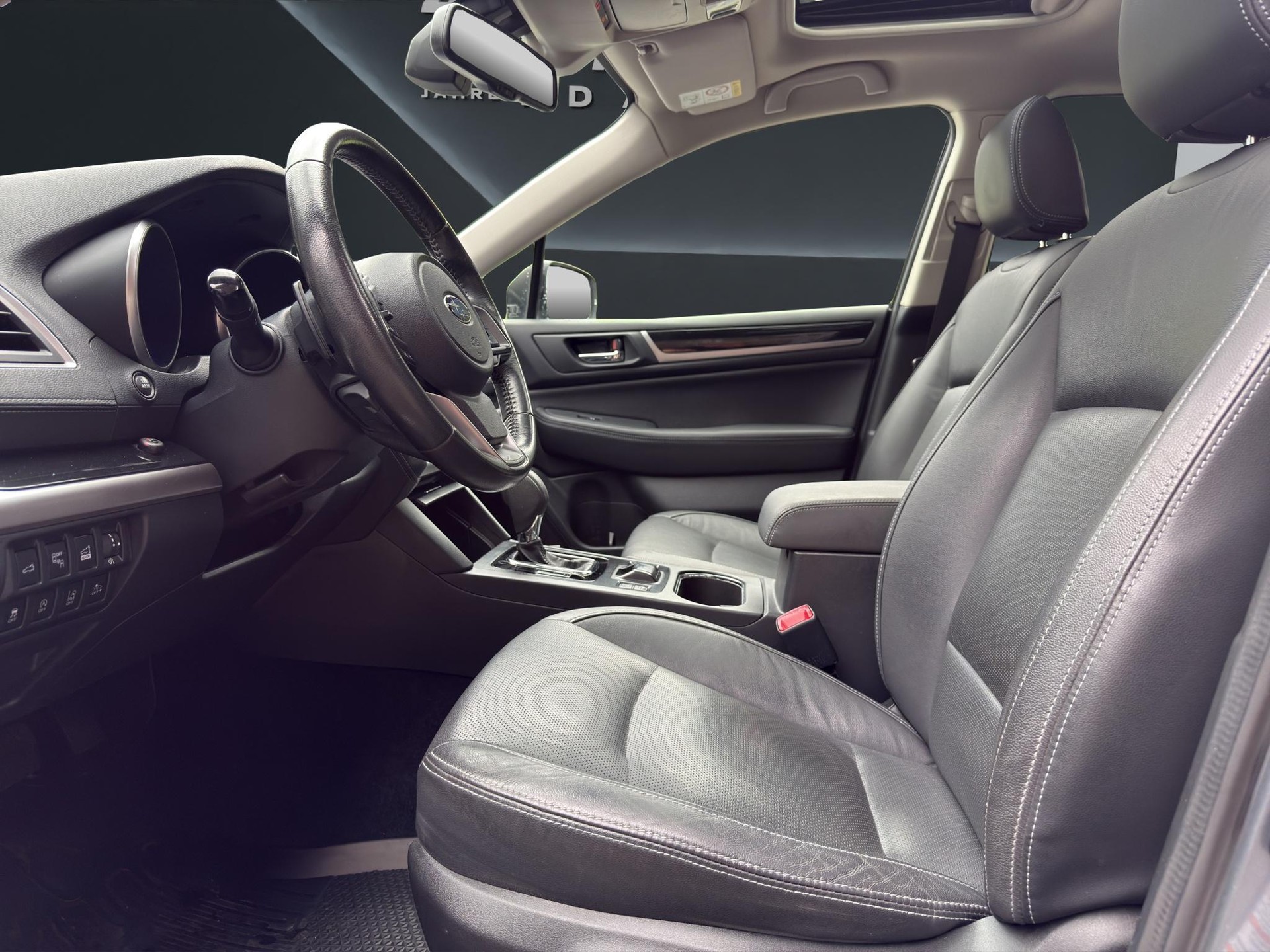 SUBARU Outback 2.5i Luxury-image-5