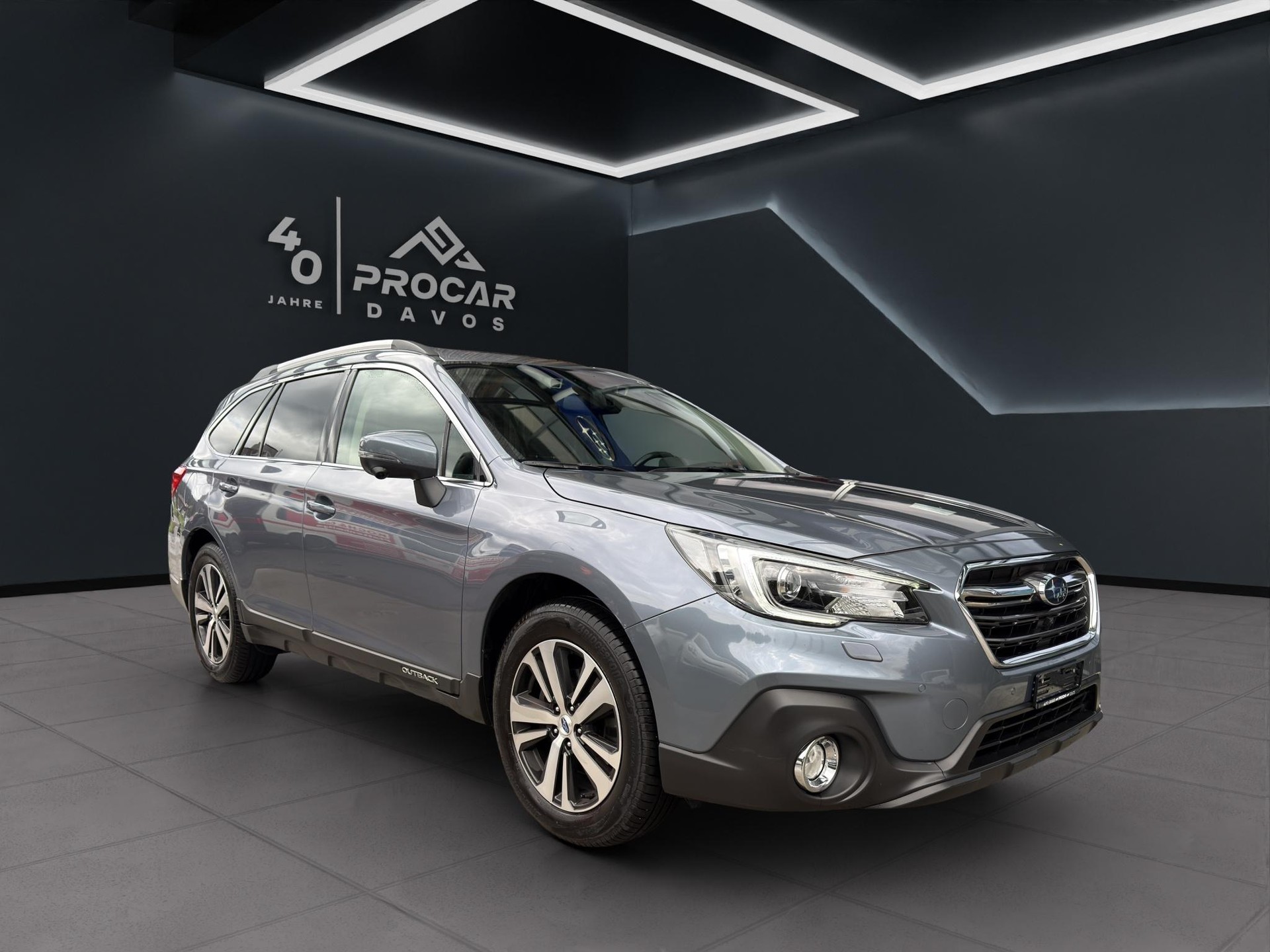 SUBARU Outback 2.5i Luxury-image-0