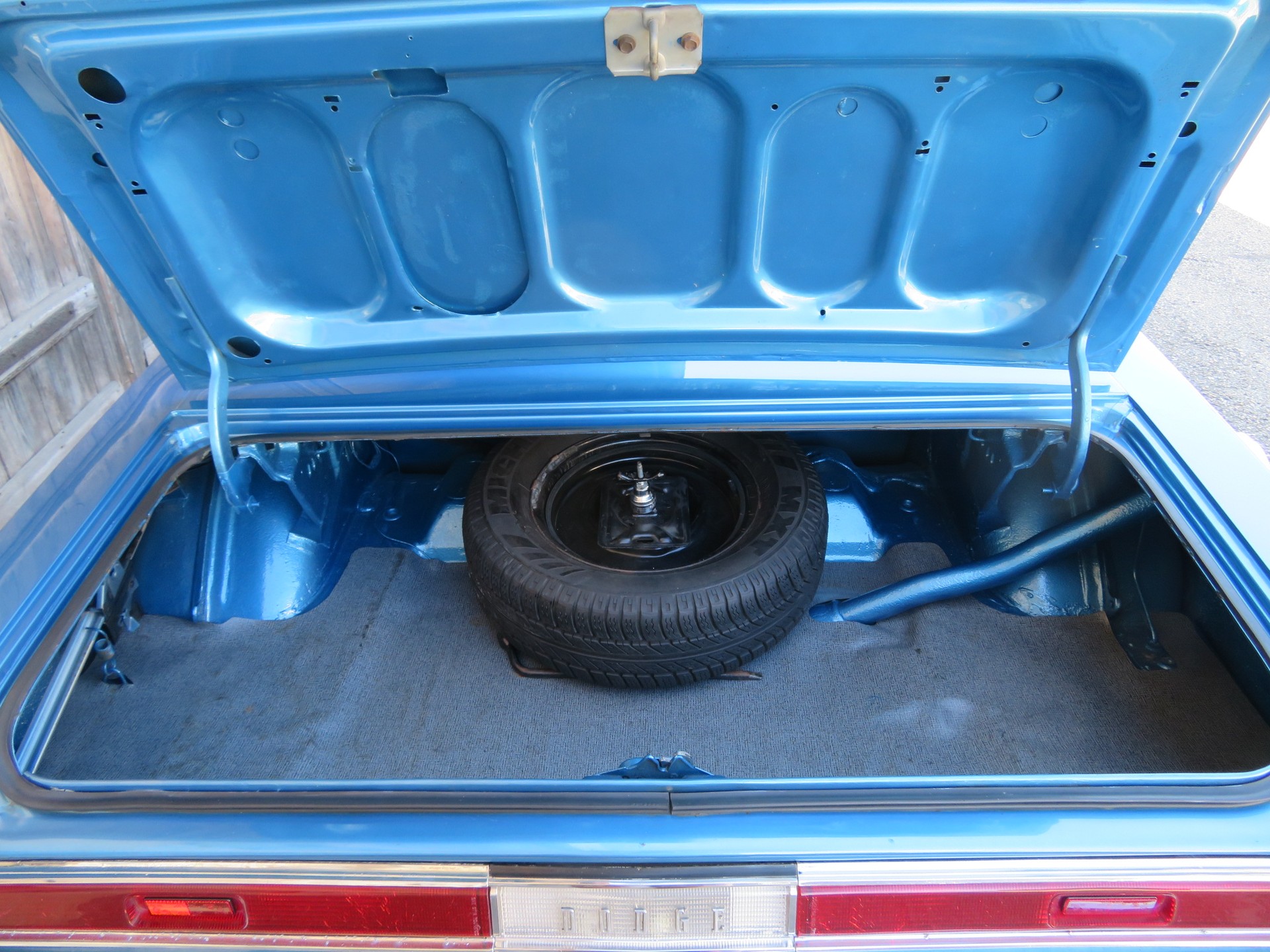 DODGE Challenger R/T 440 Magnum-image-11