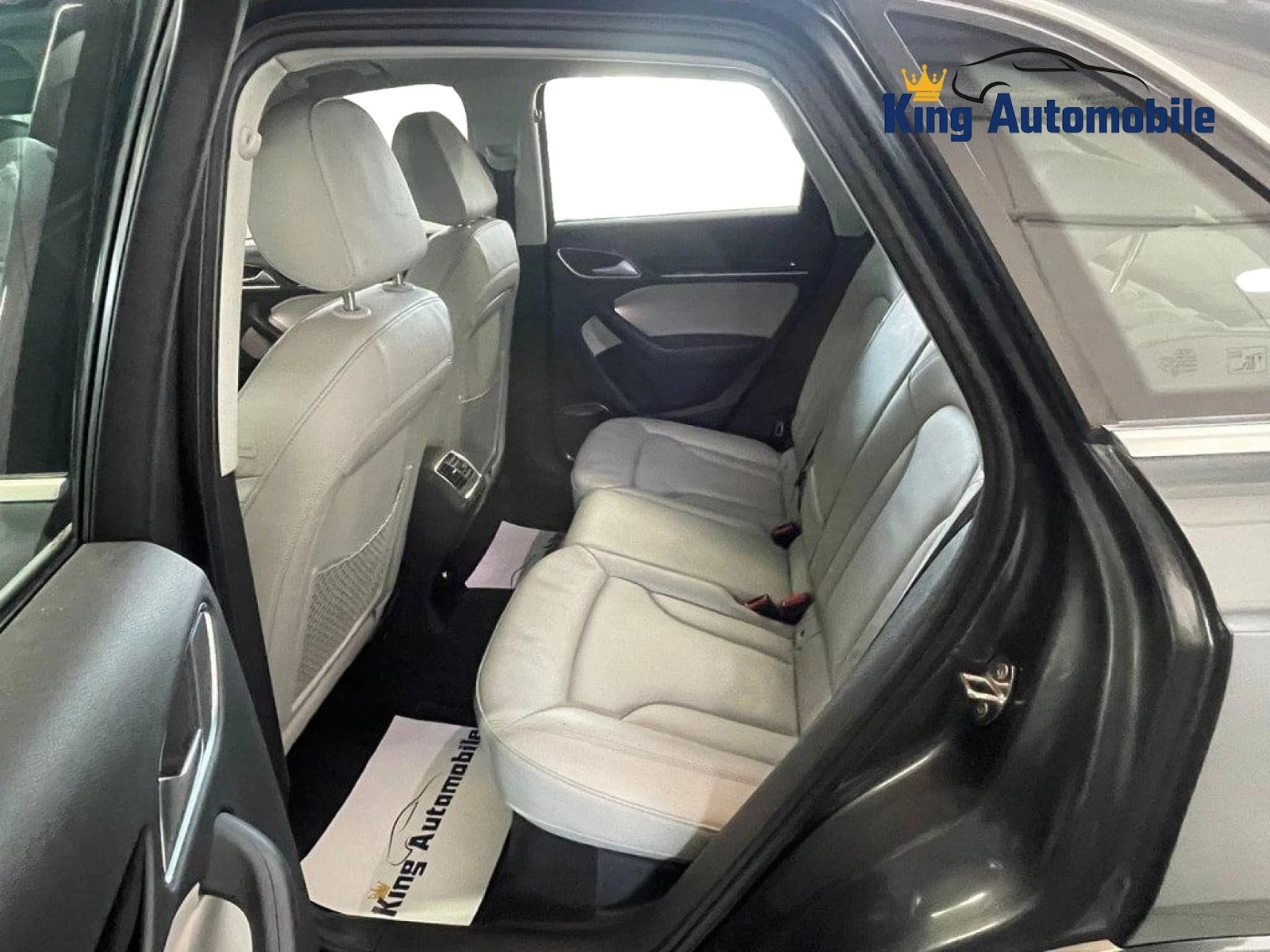 AUDI RS Q3 2.5 TFSI quattro S-tronic | MFK 04.2022 | Pano Dach | Leder | Navi-image-9