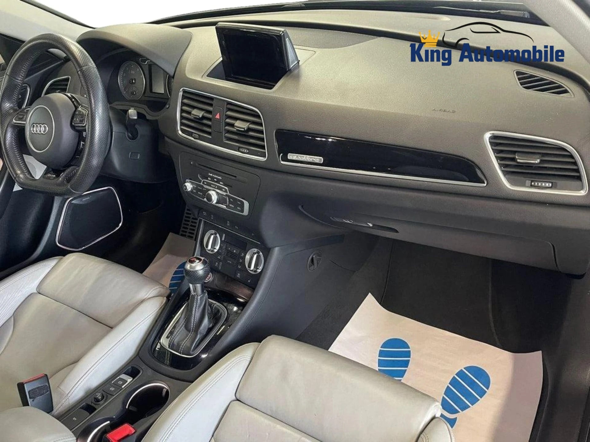 AUDI RS Q3 2.5 TFSI quattro S-tronic | MFK 04.2022 | Pano Dach | Leder | Navi-image-8