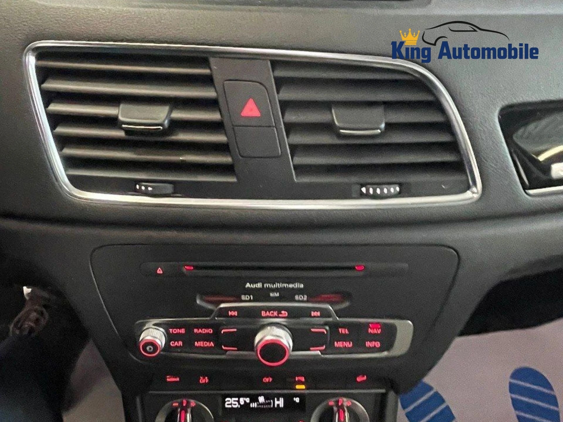 AUDI RS Q3 2.5 TFSI quattro S-tronic | MFK 04.2022 | Pano Dach | Leder | Navi-image-13