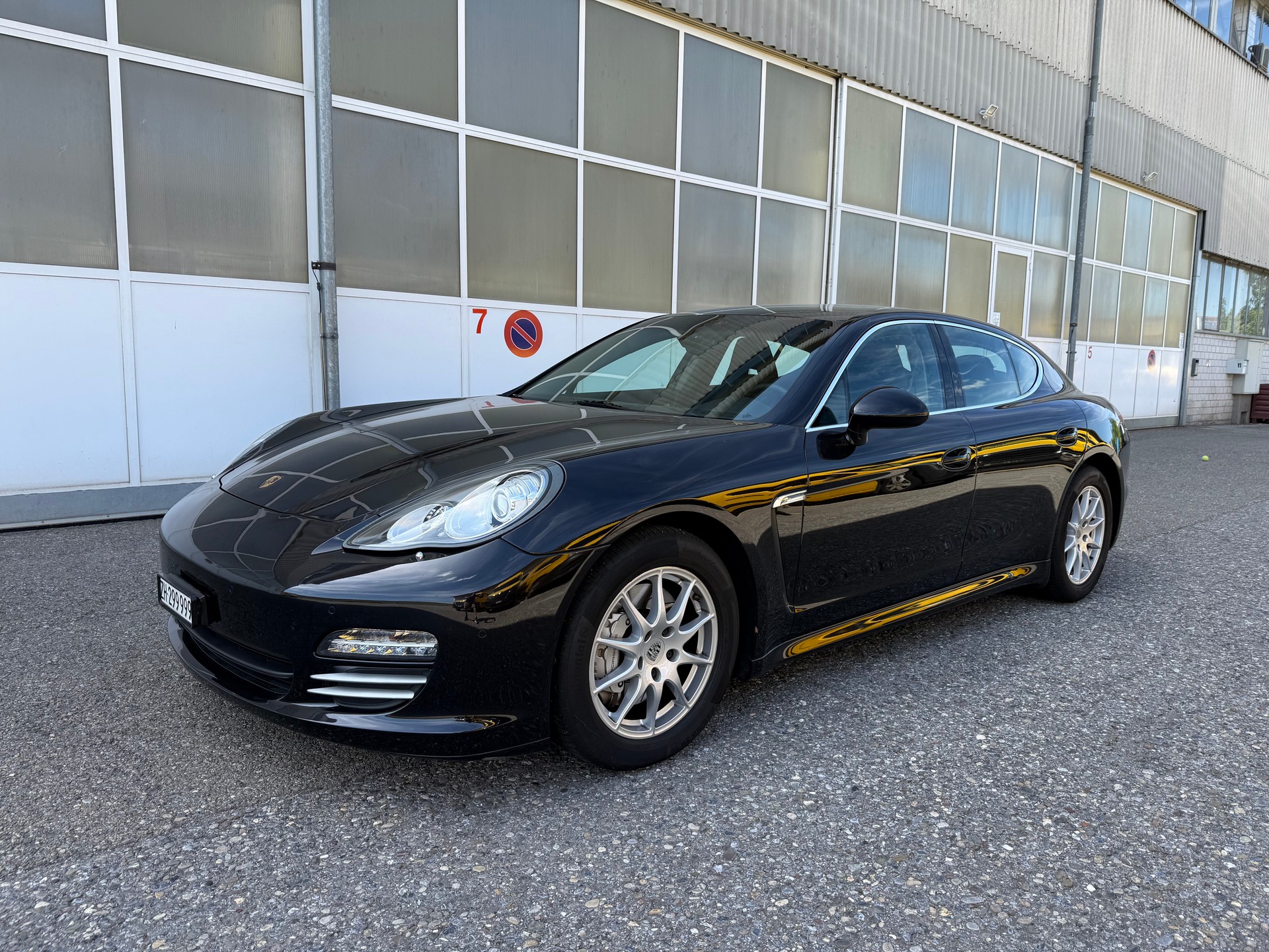 PORSCHE 4S-image-0