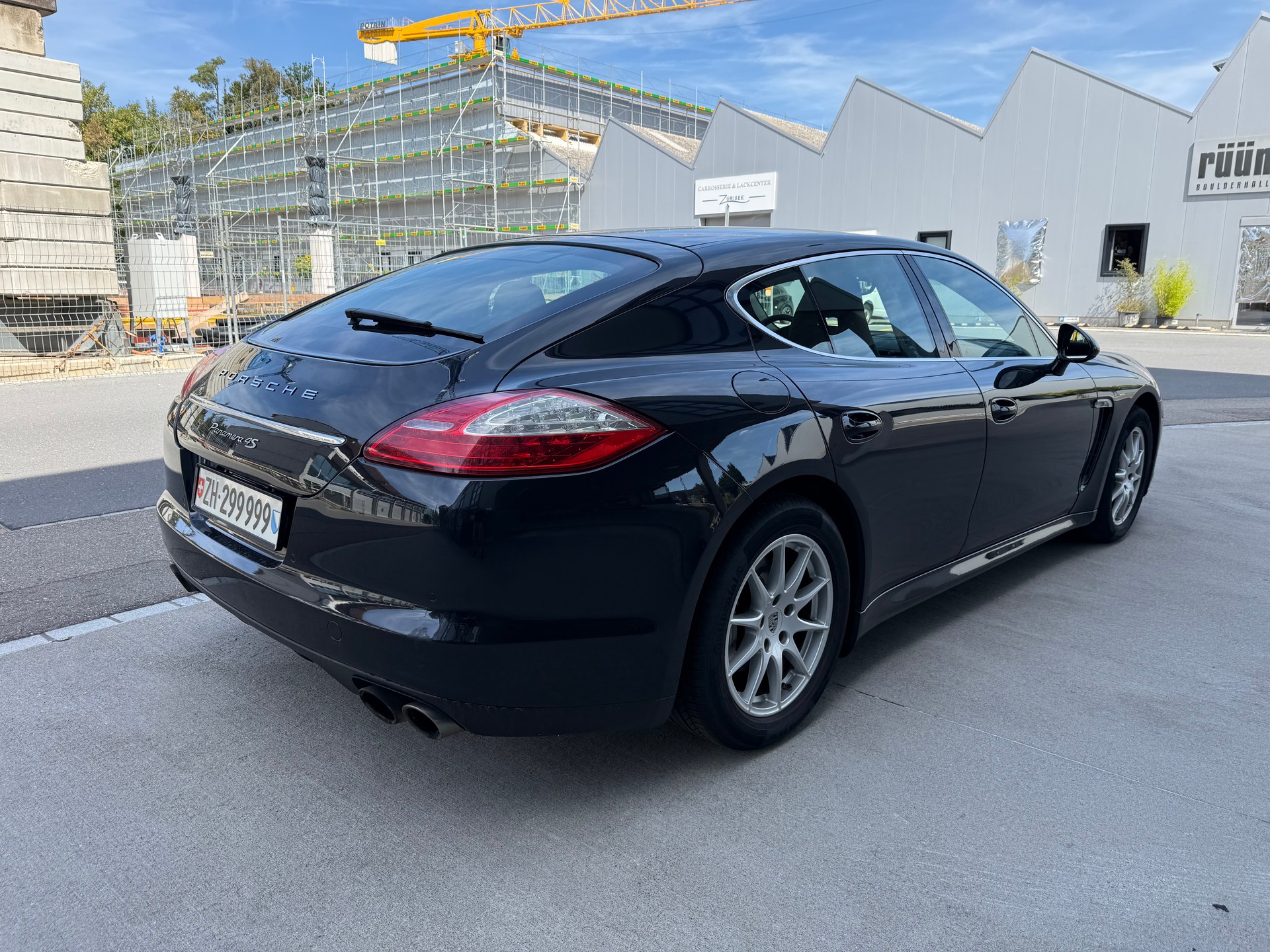 PORSCHE 4S-image-2