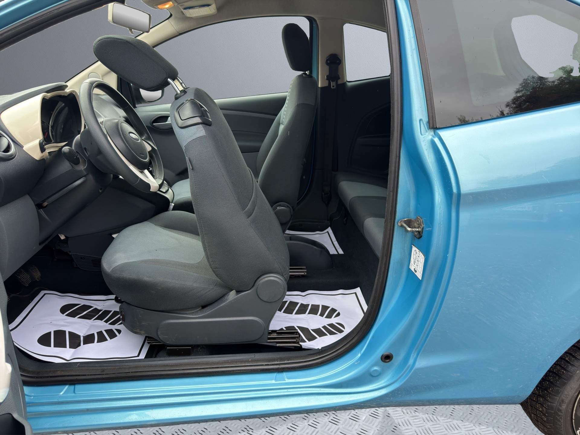 FORD KA 1.25 Ambiente-image-13