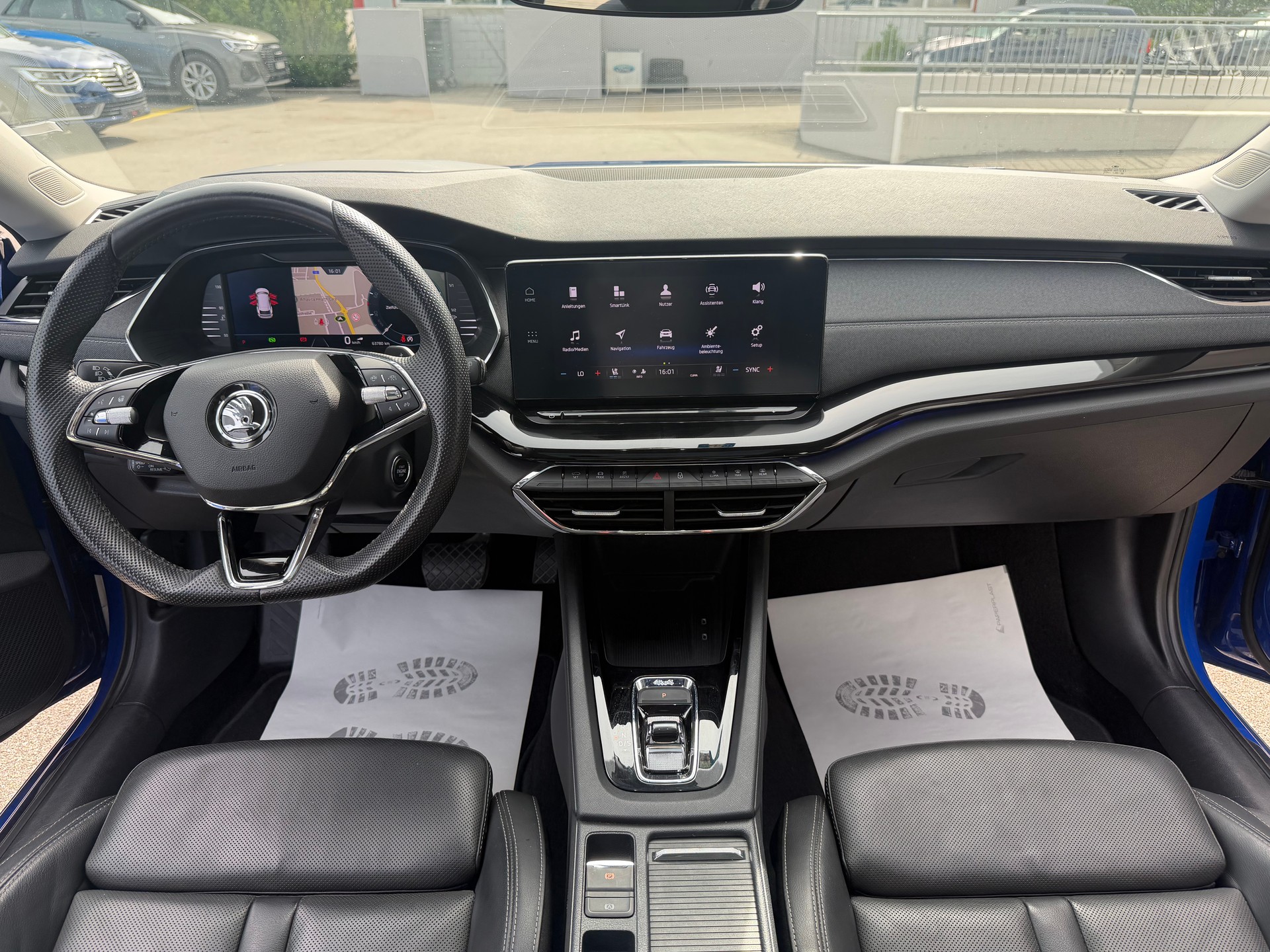 SKODA Octavia Combi 2.0 TDI DSG Style 4x4-image-13