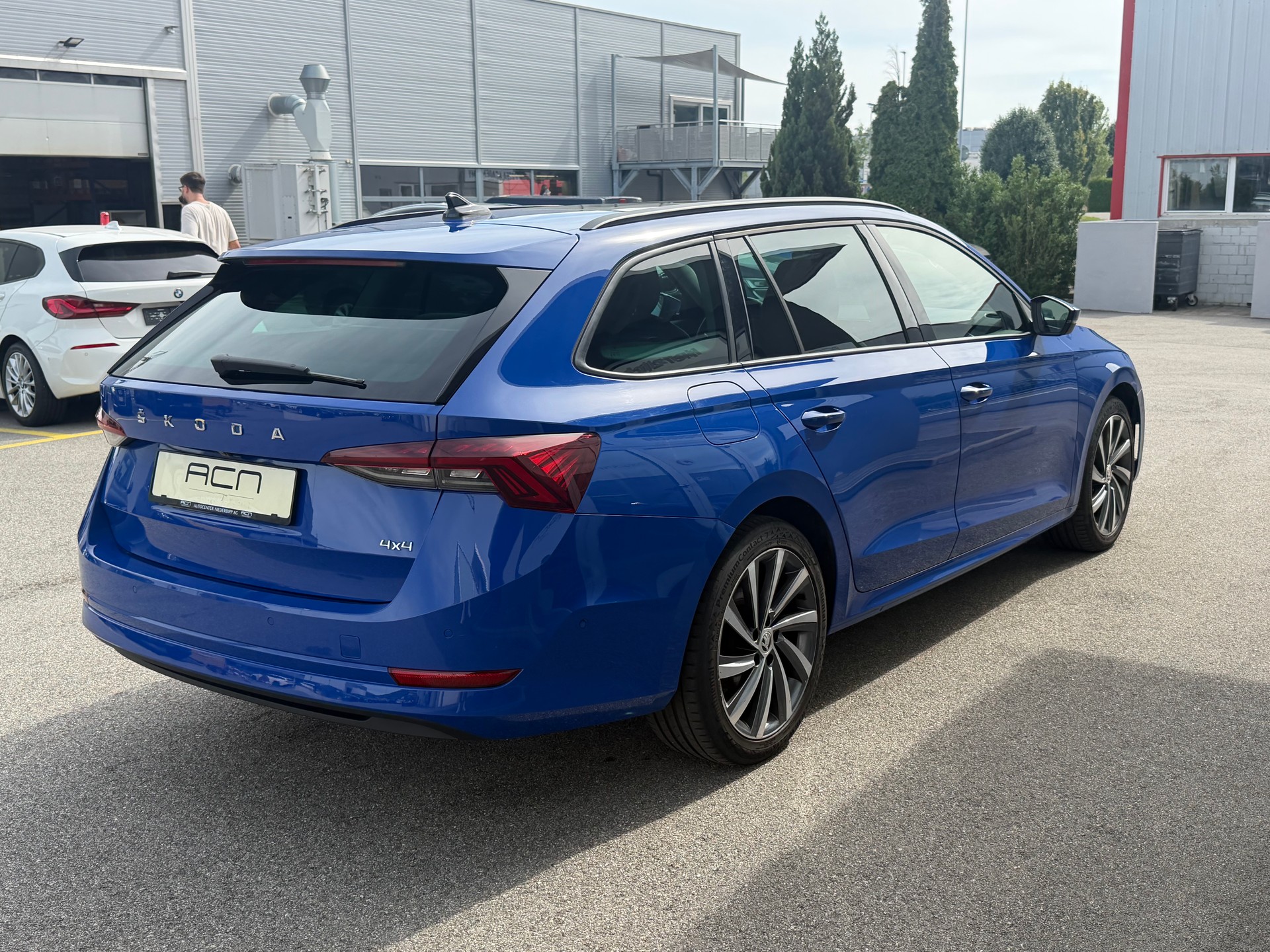 SKODA Octavia Combi 2.0 TDI DSG Style 4x4-image-6