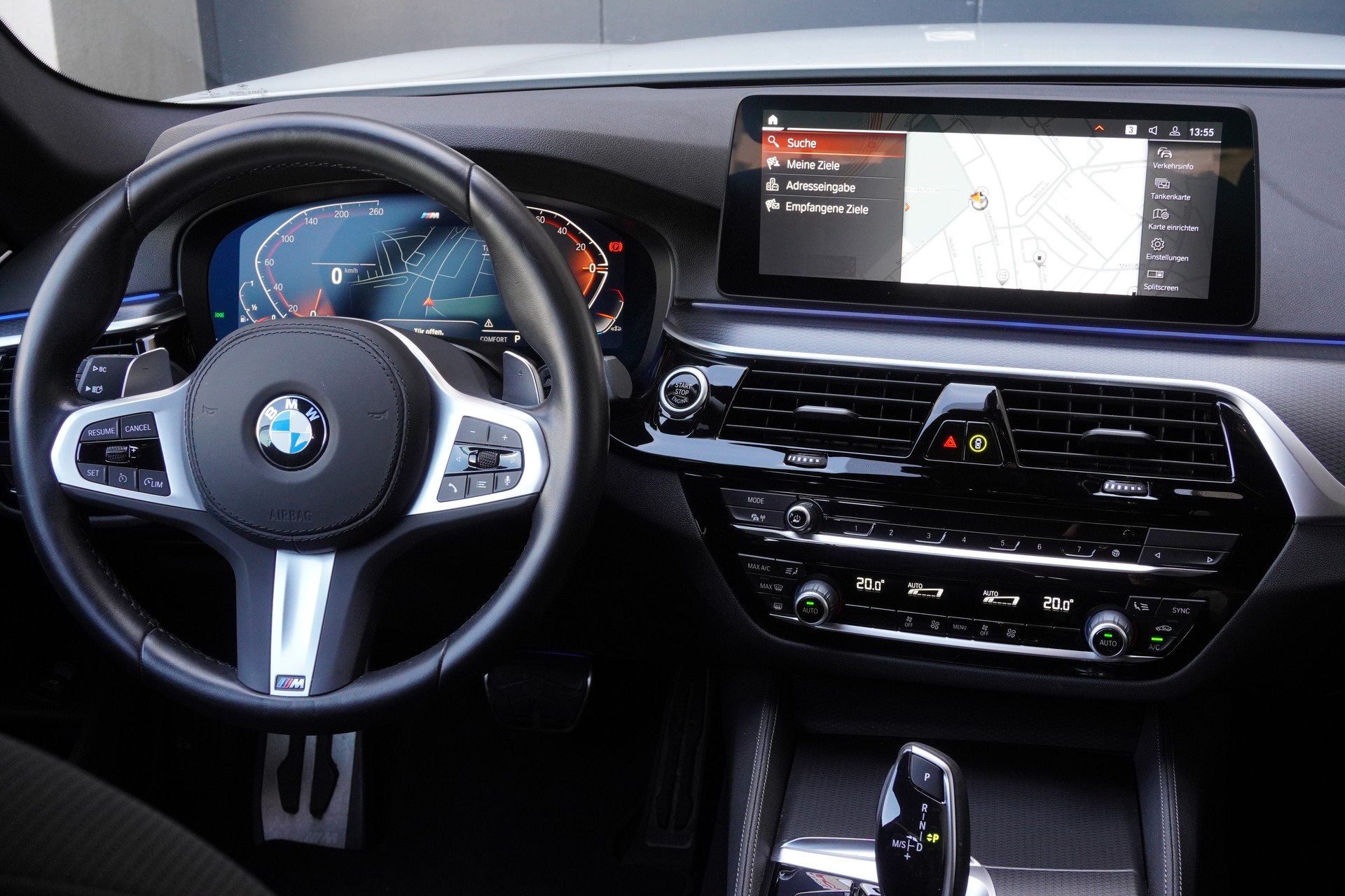BMW 530i xDrive 48V Touring M Sport Steptronic-image-9
