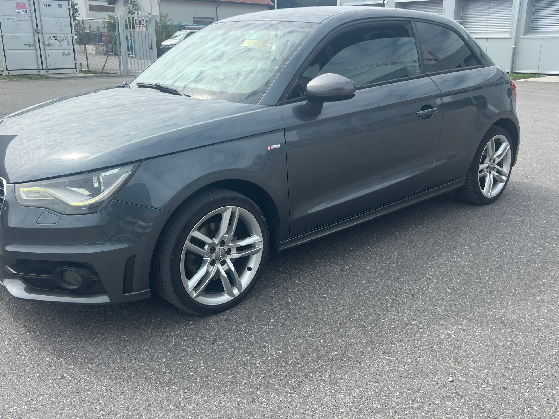 AUDI A1 Sport 1.4 TFSI Ambition S-tronic-image-2
