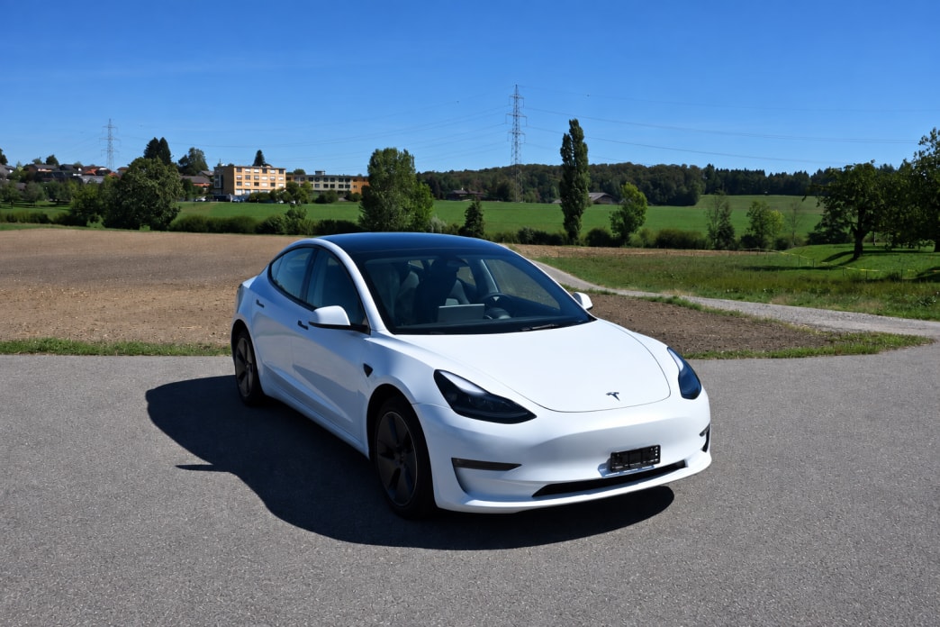 TESLA Model 3 Long Range Dual Motor AWD-image-1