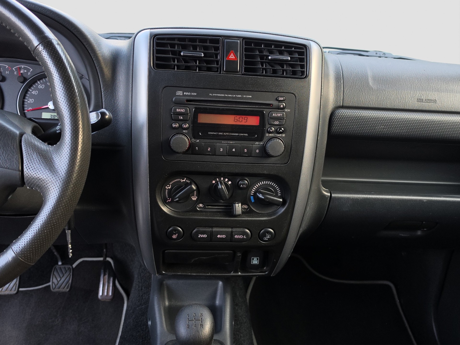 SUZUKI Jimny 1.3 16V Sergio Cellano-image-10