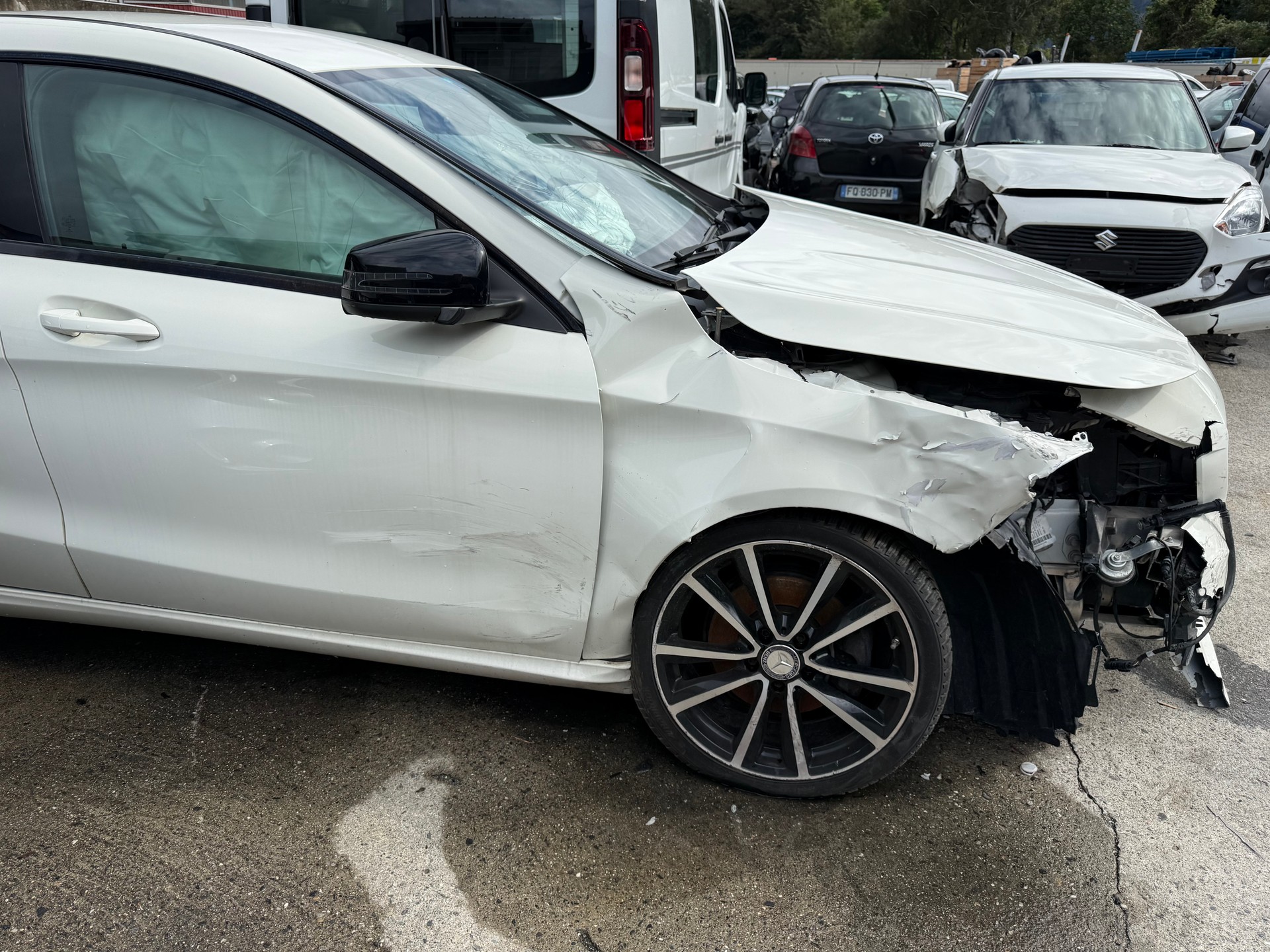 MERCEDES-BENZ CLA 200-image-1