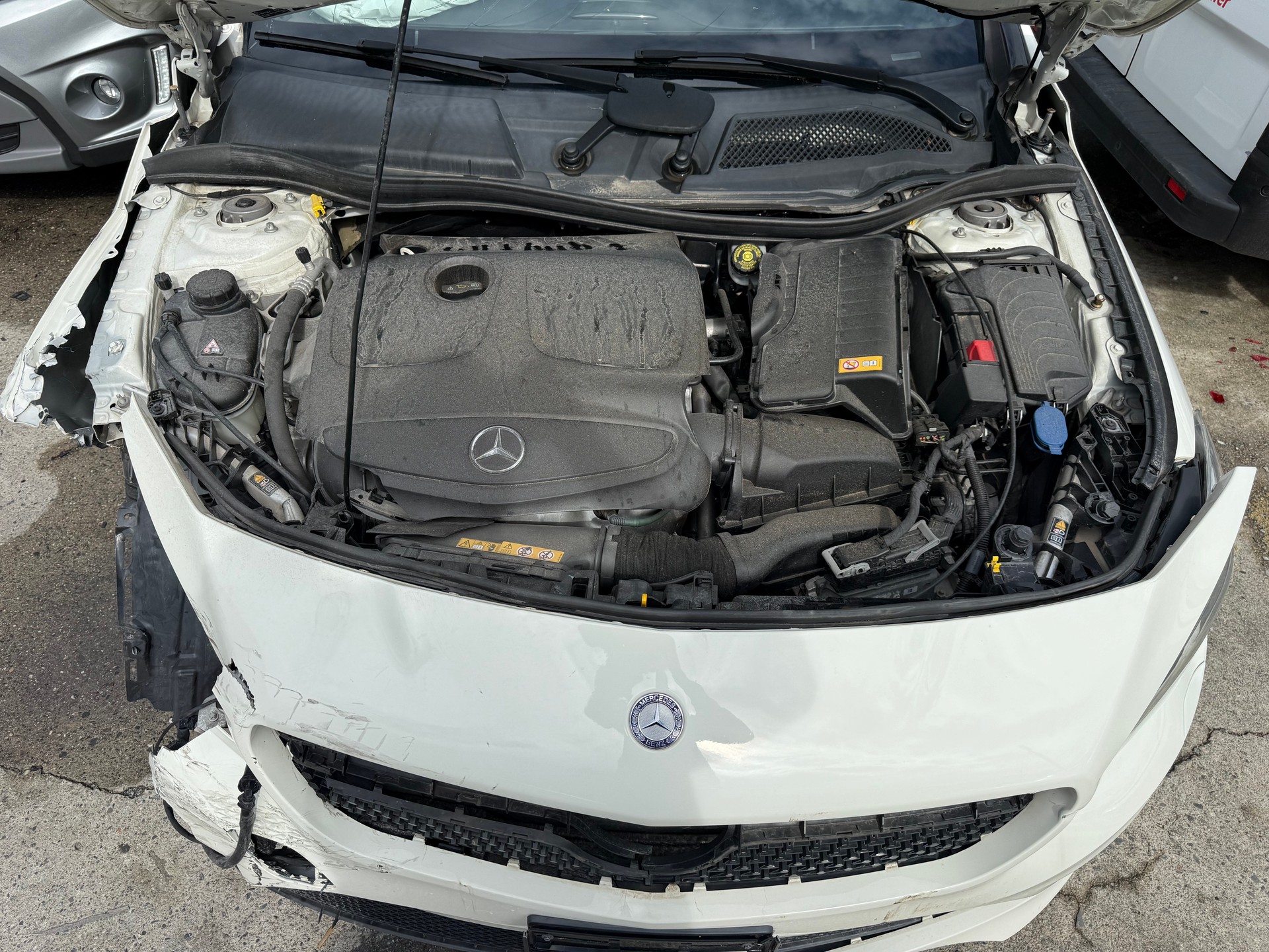 MERCEDES-BENZ CLA 200-image-3