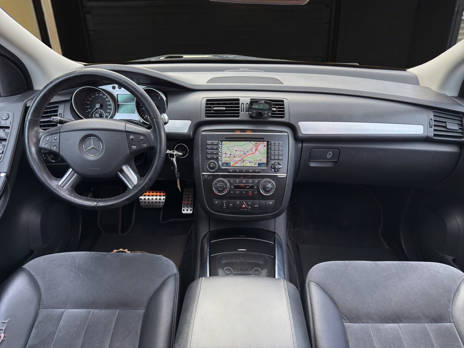 MERCEDES-BENZ R 320 CDI 4Matic 7G-Tronic-image-11