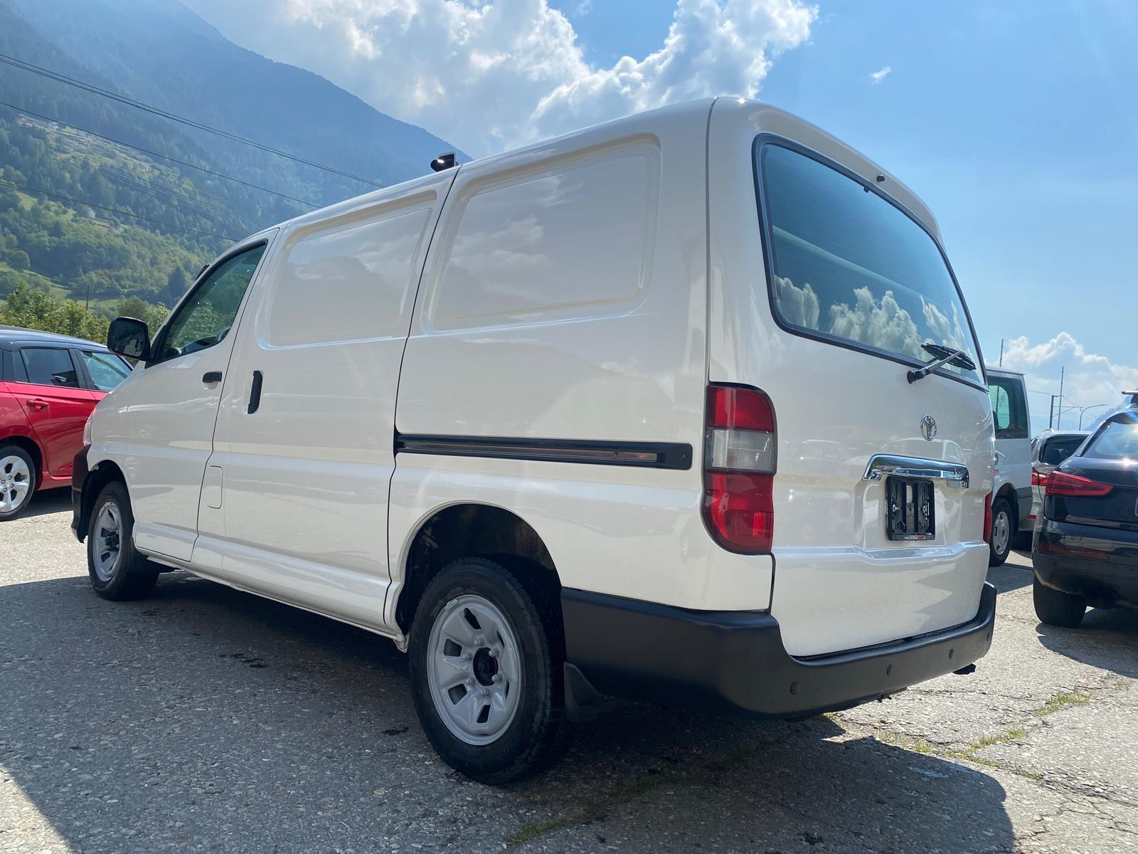 TOYOTA HIACE Kaw. 2.5 D-4D 4x4 5T.-image-1