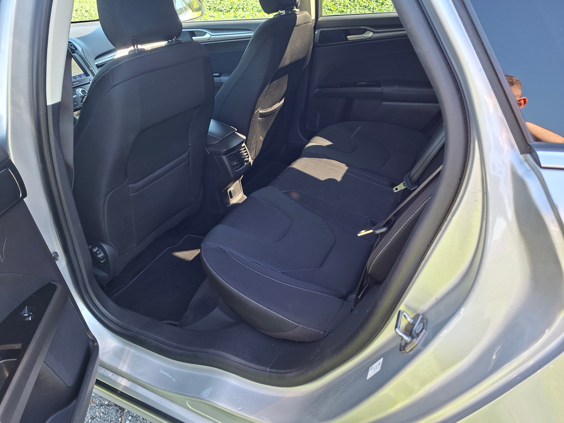 FORD Mondeo 2.0 TDCi Titanium Automatik-image-9