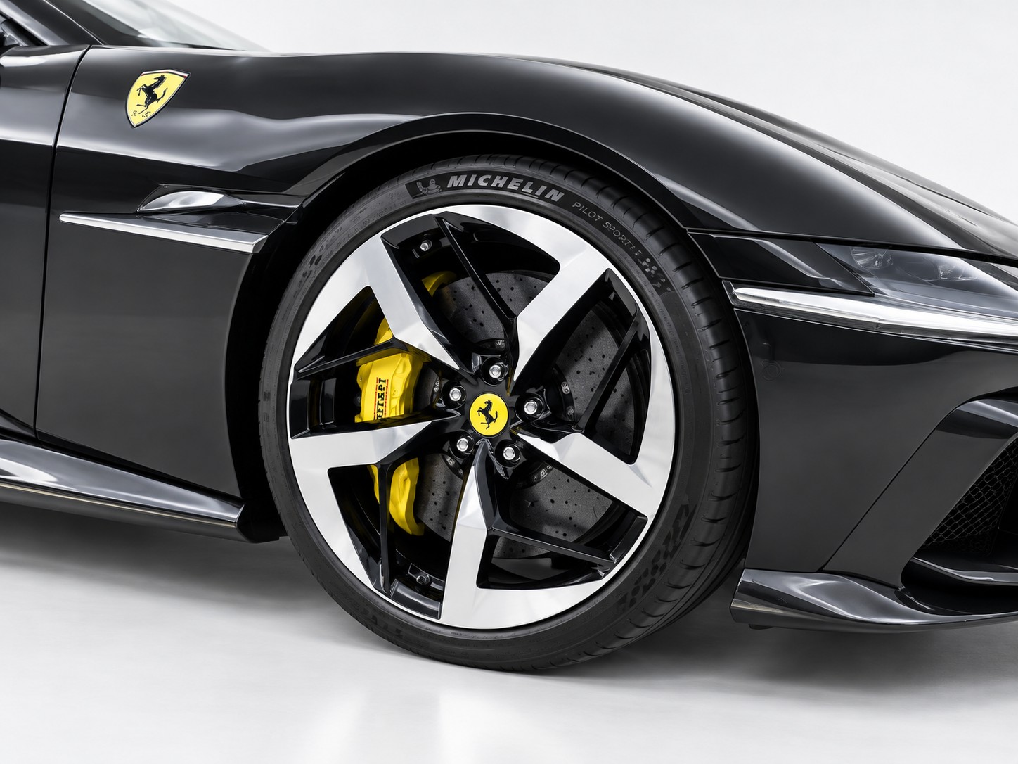 FERRARI 12Cilindri Spider-image-4