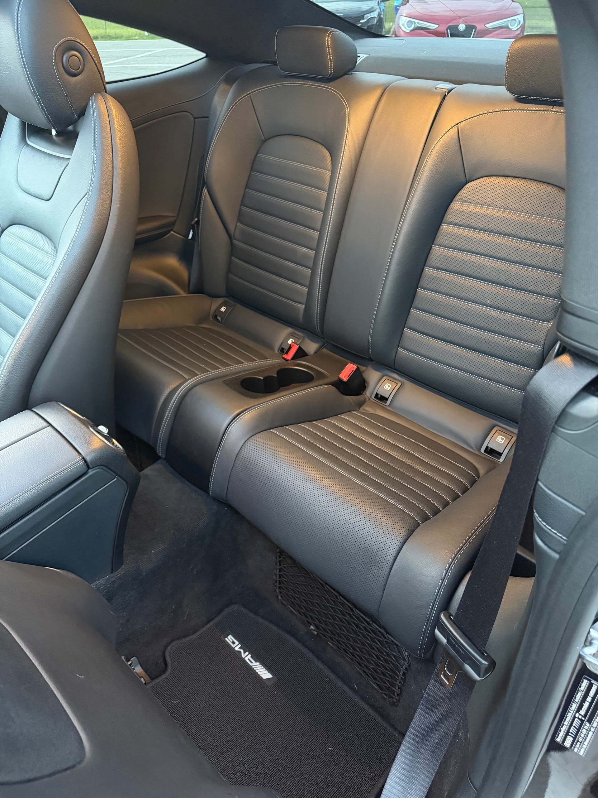 MERCEDES-BENZ C 200 AMG Line 4matic-image-4