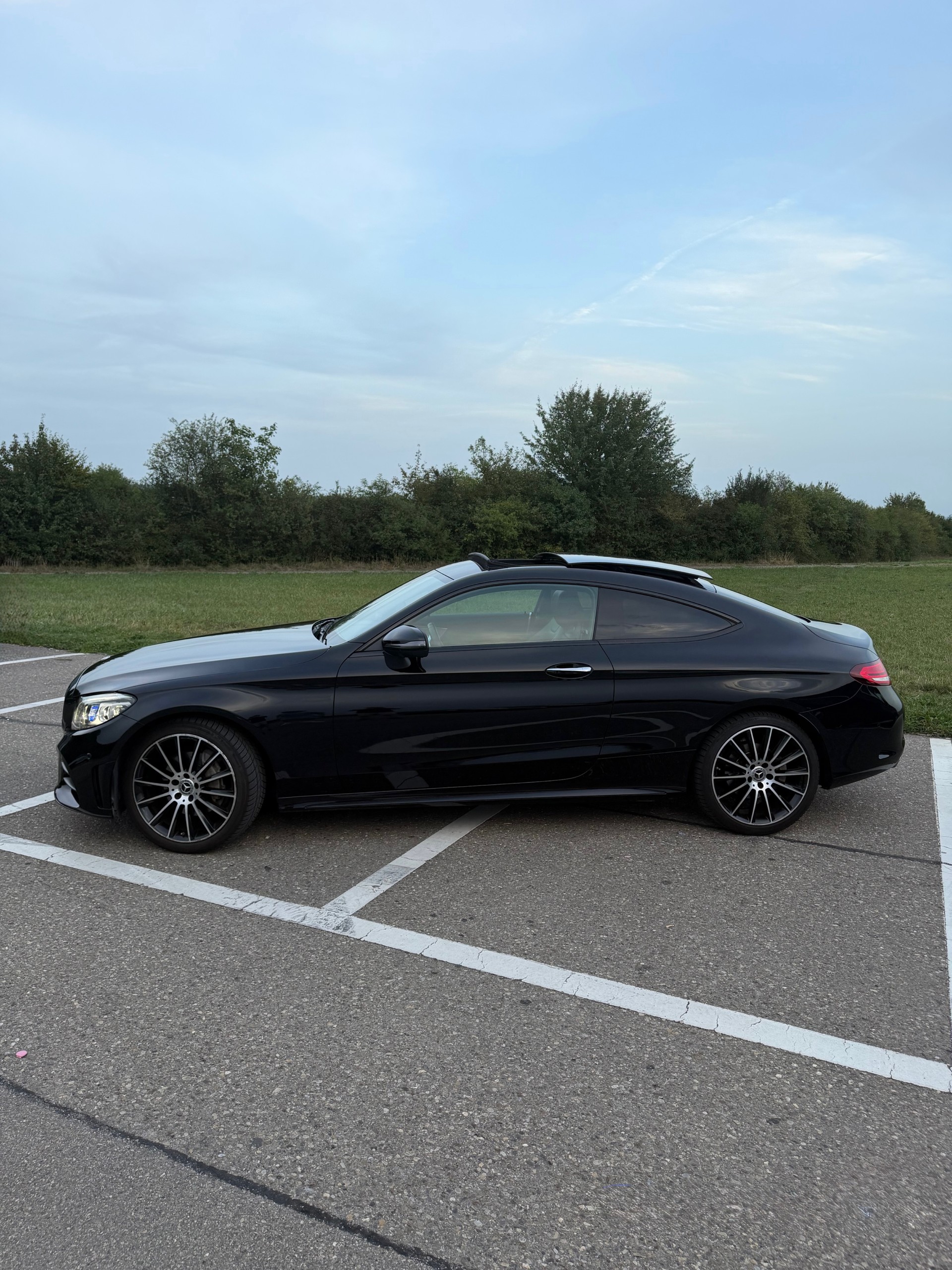 MERCEDES-BENZ C 200 AMG Line 4matic-image-1