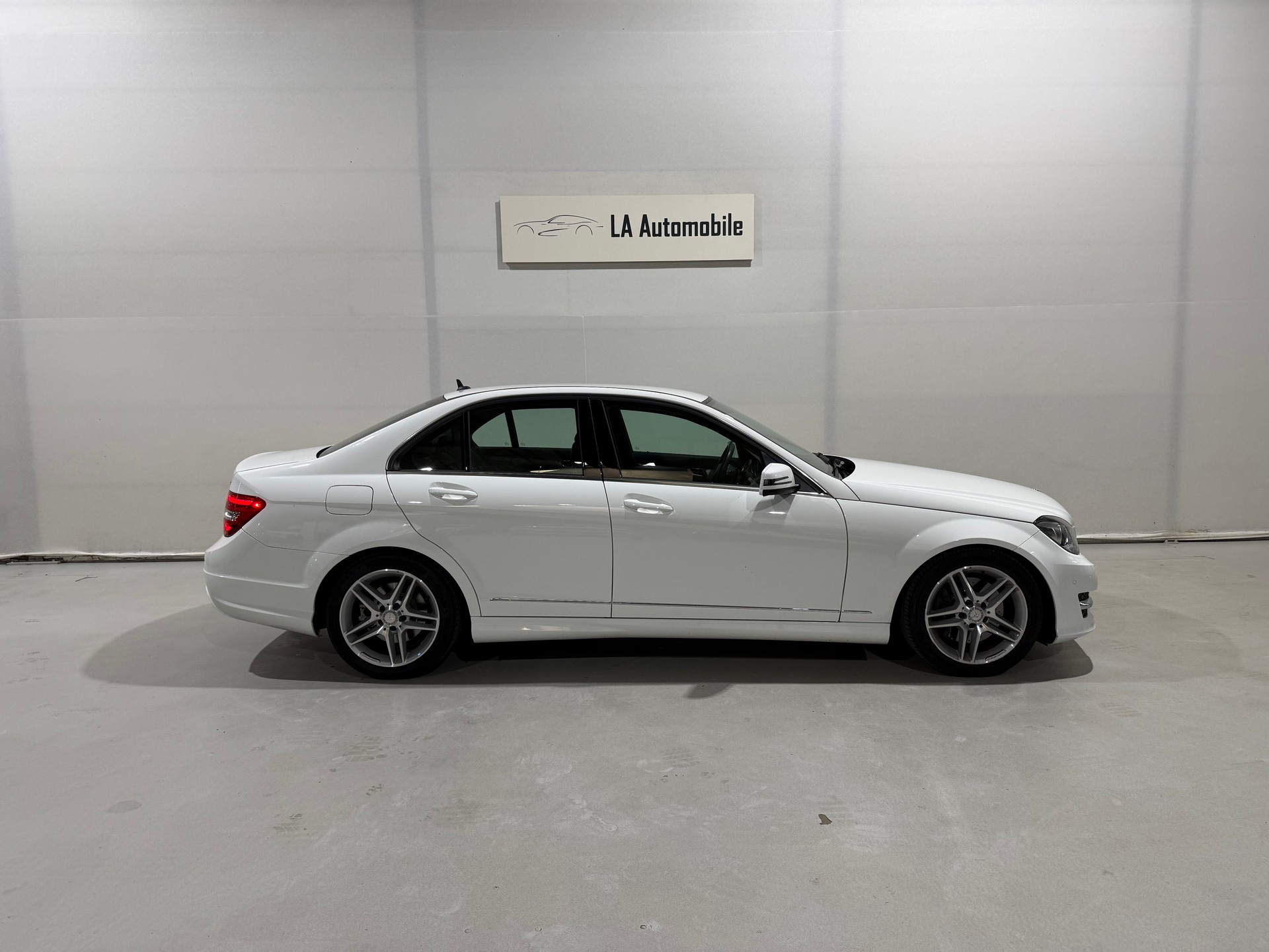 MERCEDES-BENZ C 250 CDI AMG Line 4Matic 7G-Tronic-image-6
