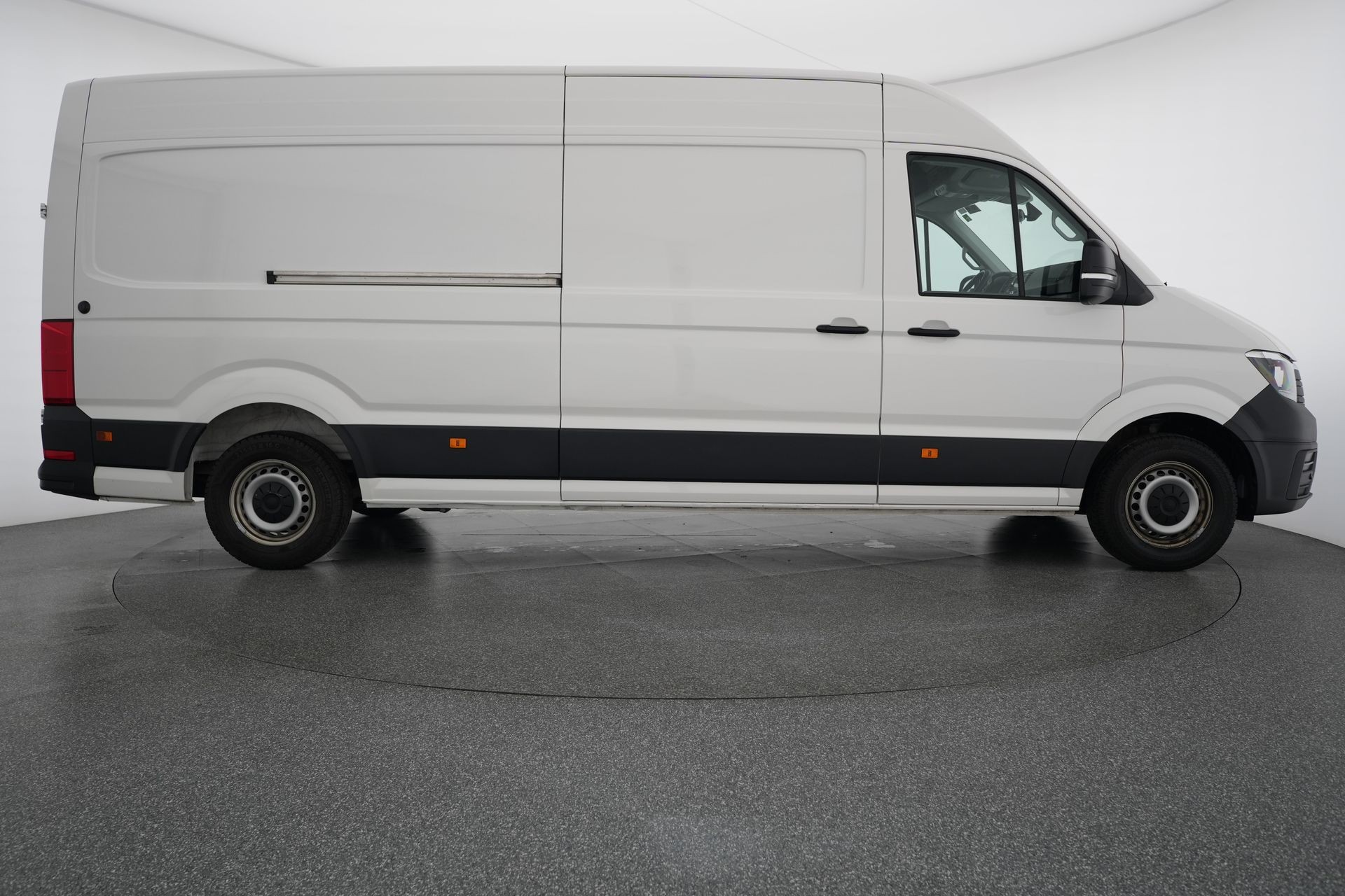 VW Crafter 35 2.0 TDI L4-image-5