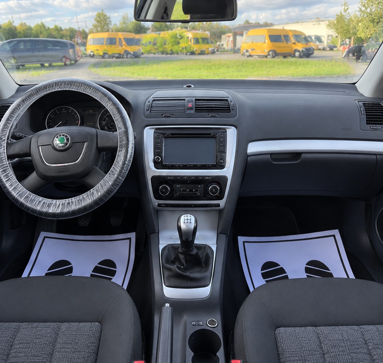 SKODA Octavia Combi 1.8 TSI Stöckli 4x4-image-8