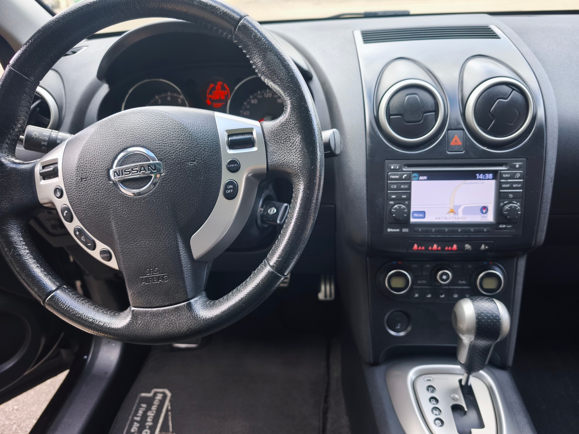 NISSAN Qashqai 2.0 tekna XTronic CVT-image-9