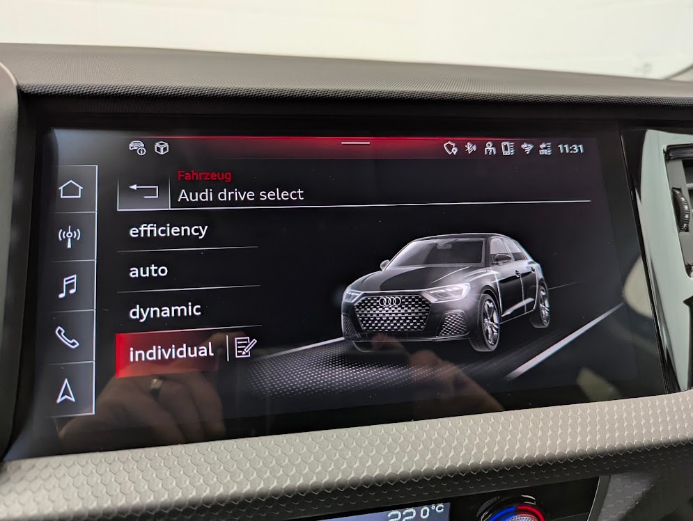 AUDI A1 Sportback 2.0 40 TFSI S Line S-Tronic*5J GAR S-LINE ALL-BLACK SPORTSITZE SITZHEIZUNG ACC VIRTUAL*-image-13
