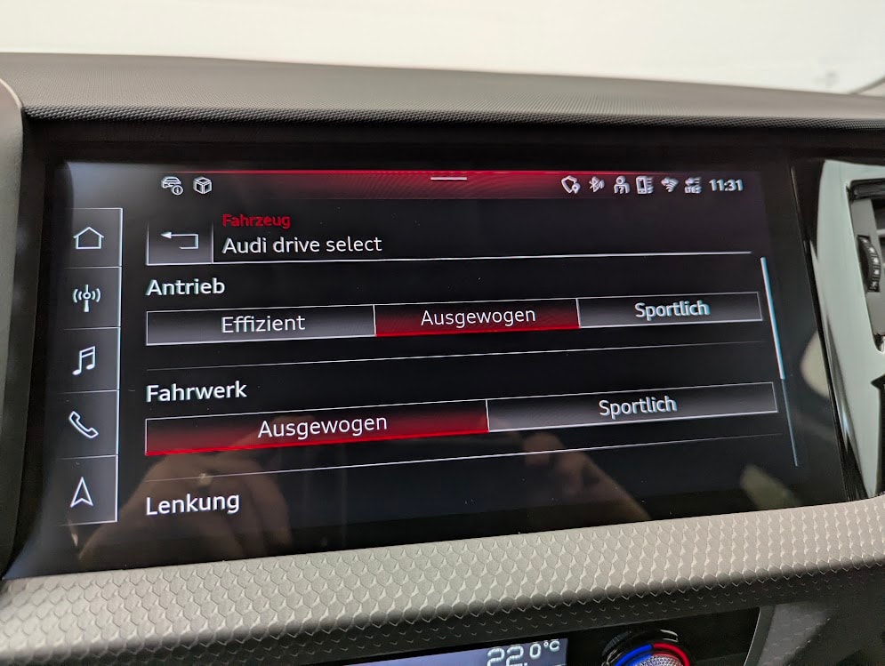 AUDI A1 Sportback 2.0 40 TFSI S Line S-Tronic*5J GAR S-LINE ALL-BLACK SPORTSITZE SITZHEIZUNG ACC VIRTUAL*-image-14