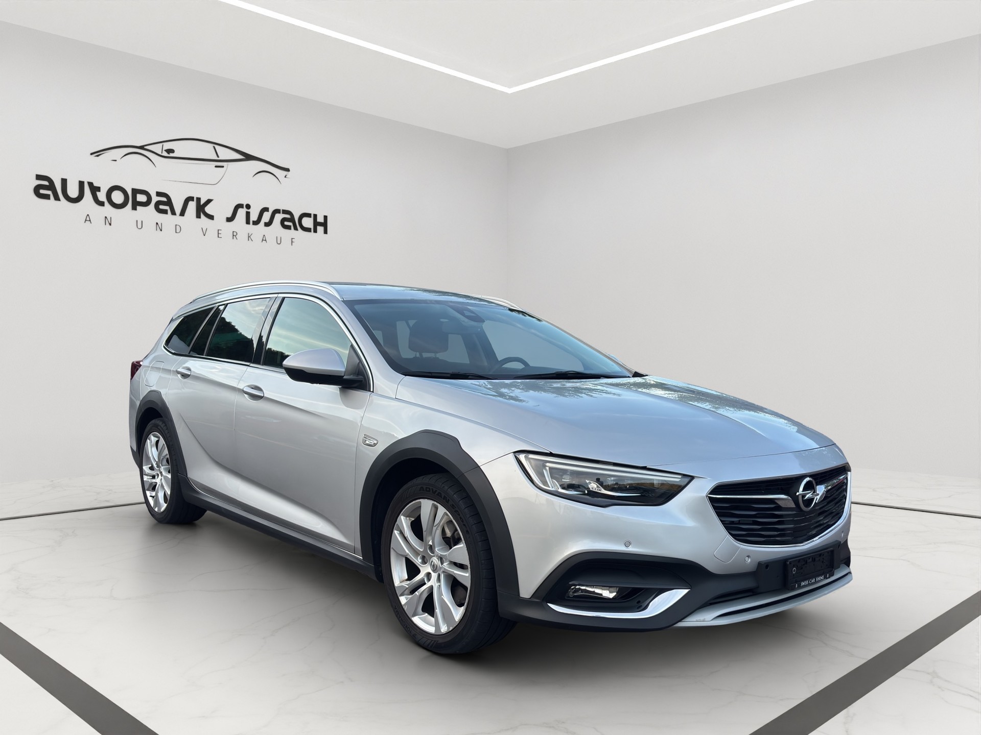 OPEL Insignia 2.0 BiDTI Sports Tourer GSI 4WD Auto-image-2