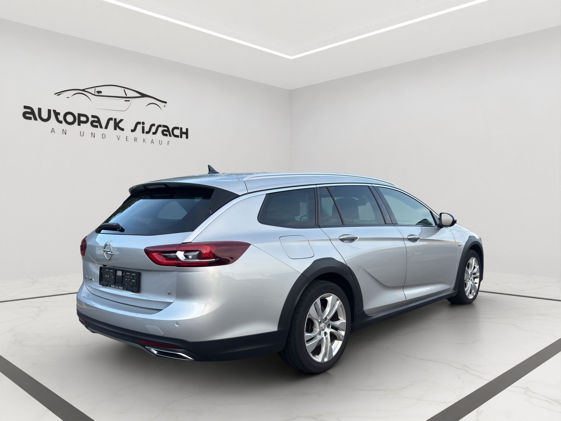 OPEL Insignia 2.0 BiDTI Sports Tourer GSI 4WD Auto-image-4