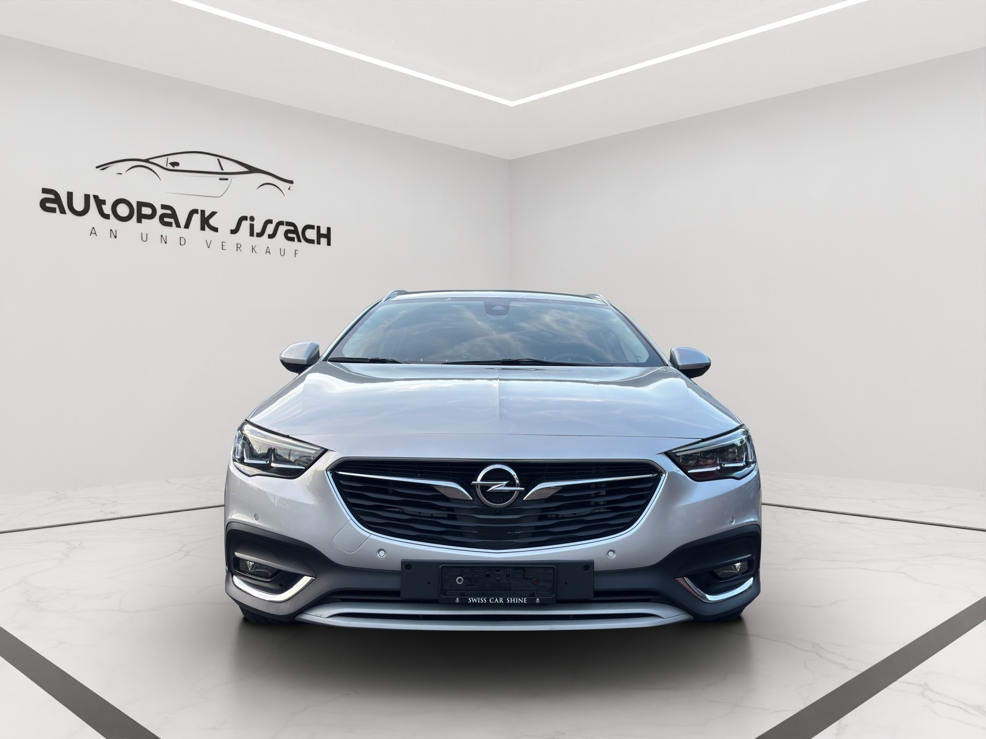 OPEL Insignia 2.0 BiDTI Sports Tourer GSI 4WD Auto-image-1