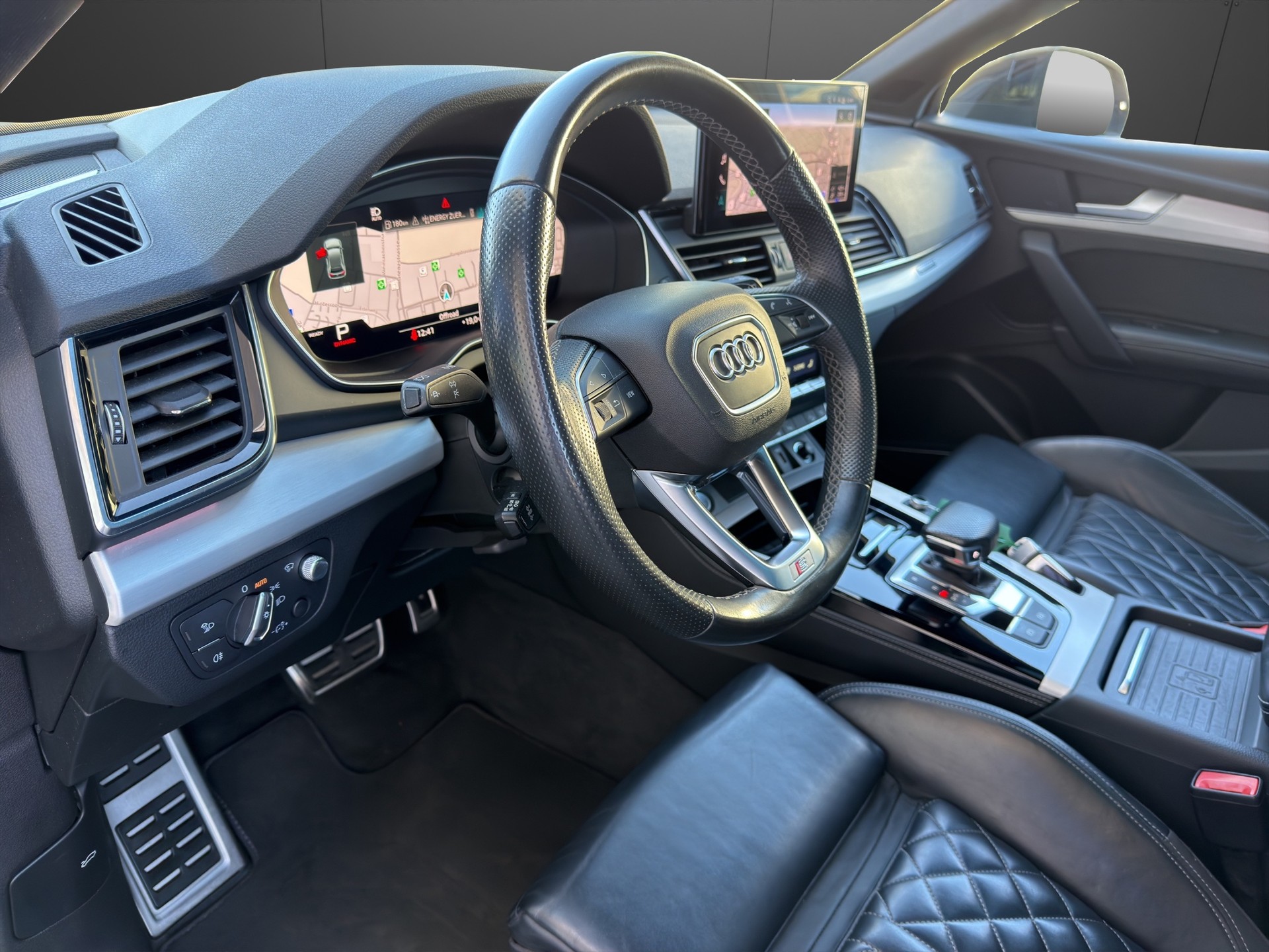 AUDI Q5 Sportback 40 TDI S Line Blackedition quattro S-tronic-image-9