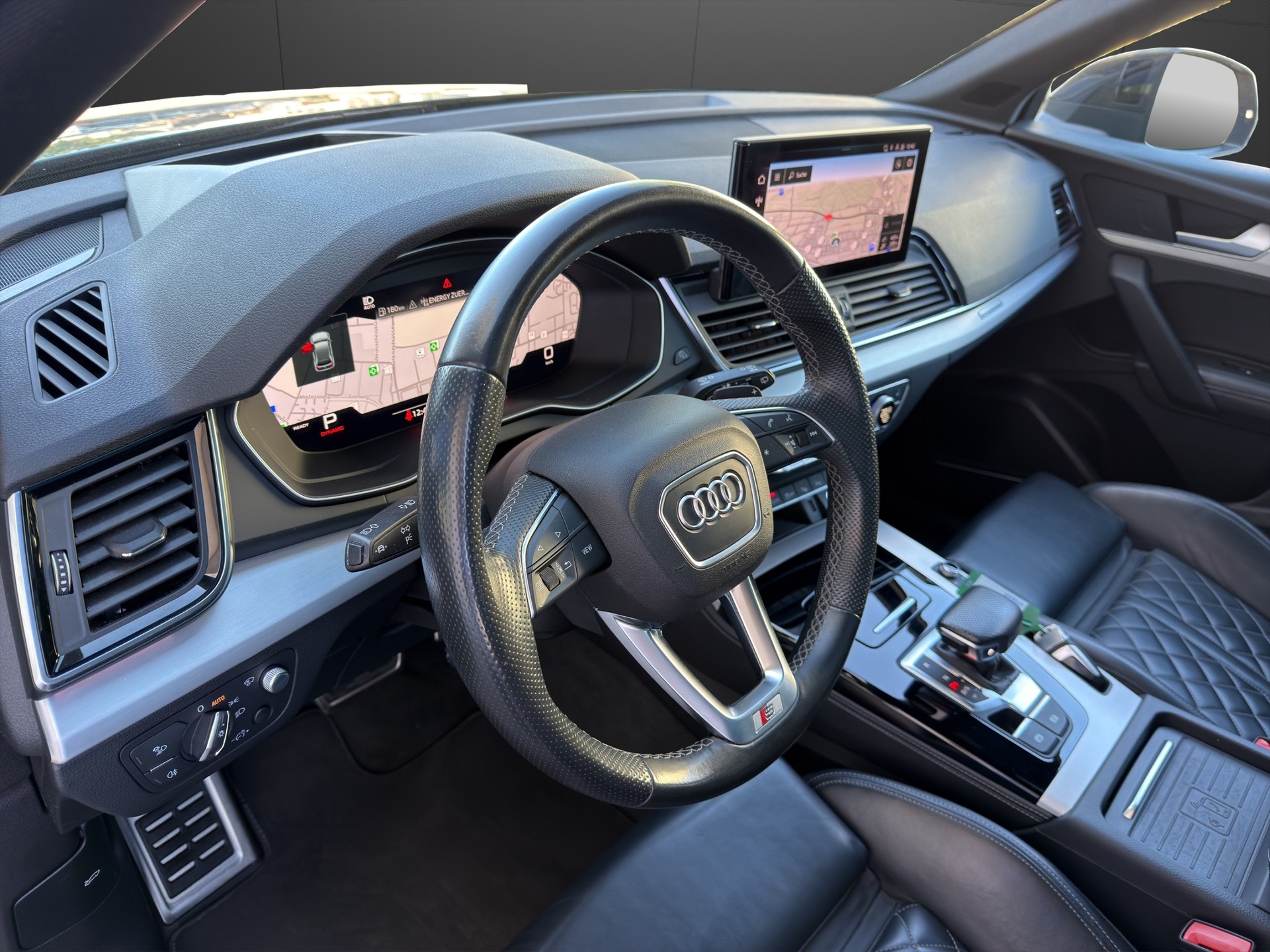 AUDI Q5 Sportback 40 TDI S Line Blackedition quattro S-tronic-image-10