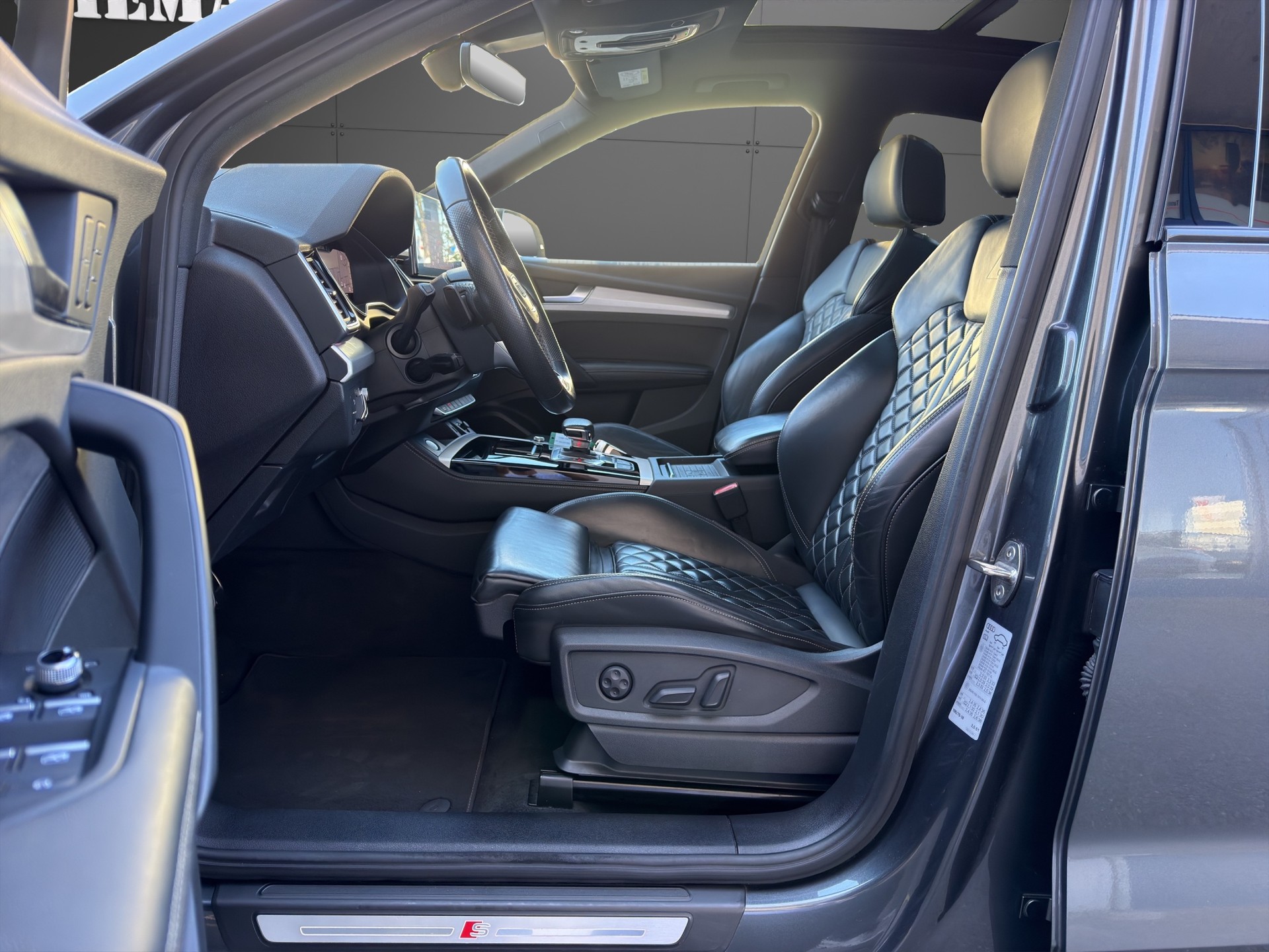 AUDI Q5 Sportback 40 TDI S Line Blackedition quattro S-tronic-image-11