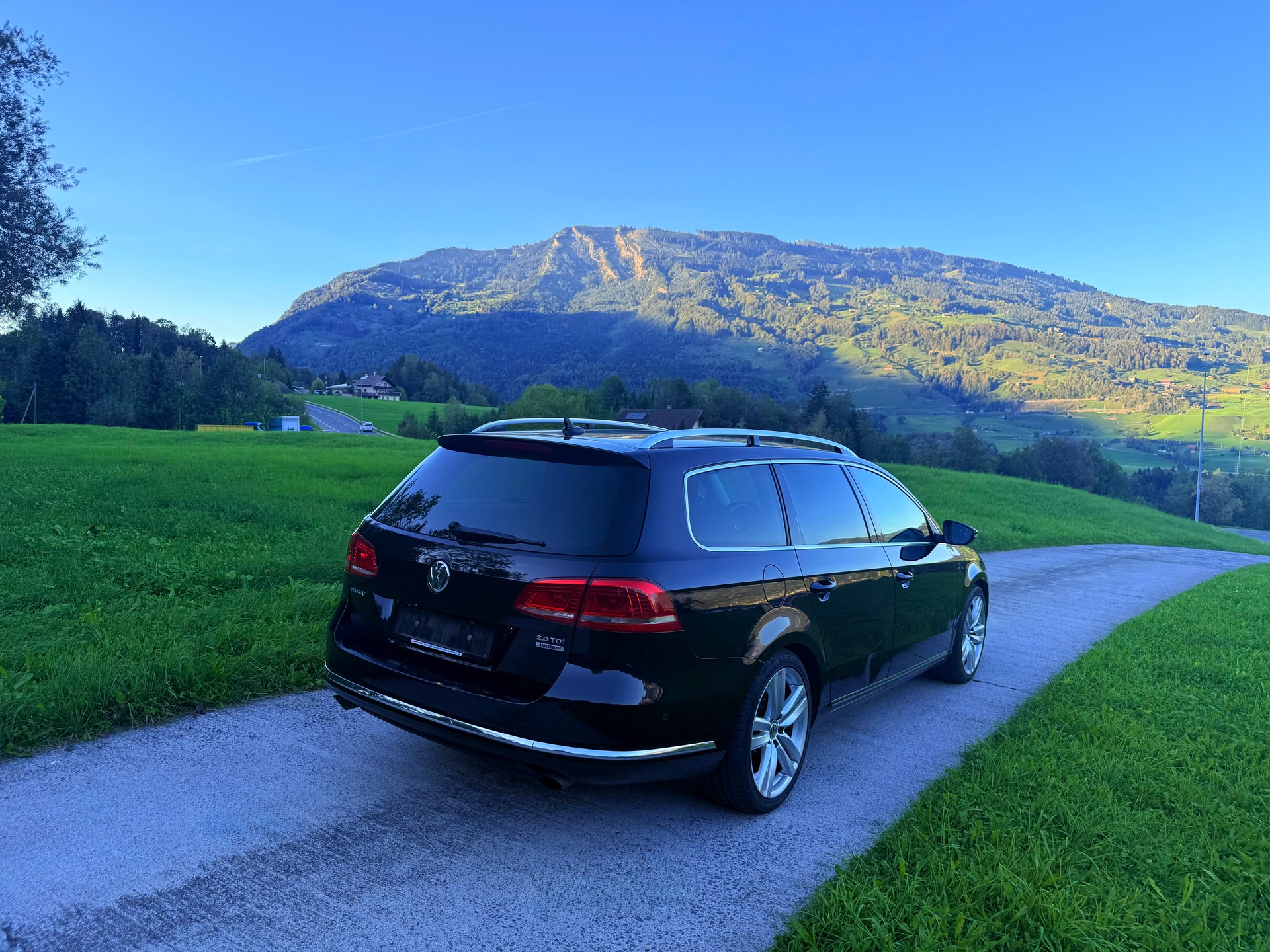 VW Passat Variant 2.0 TDI BMT Highline 4MDSG-image-10