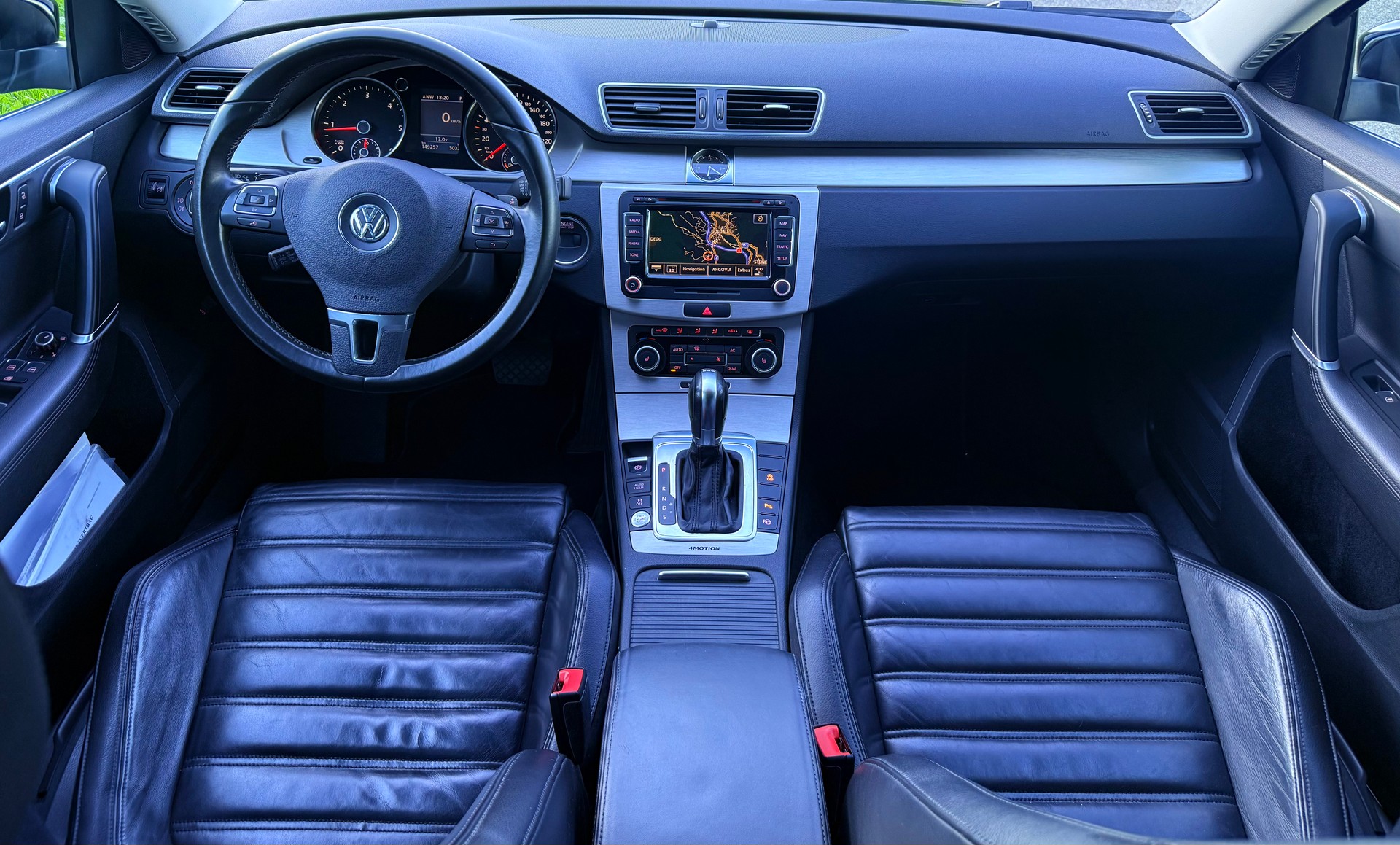 VW Passat Variant 2.0 TDI BMT Highline 4MDSG-image-13
