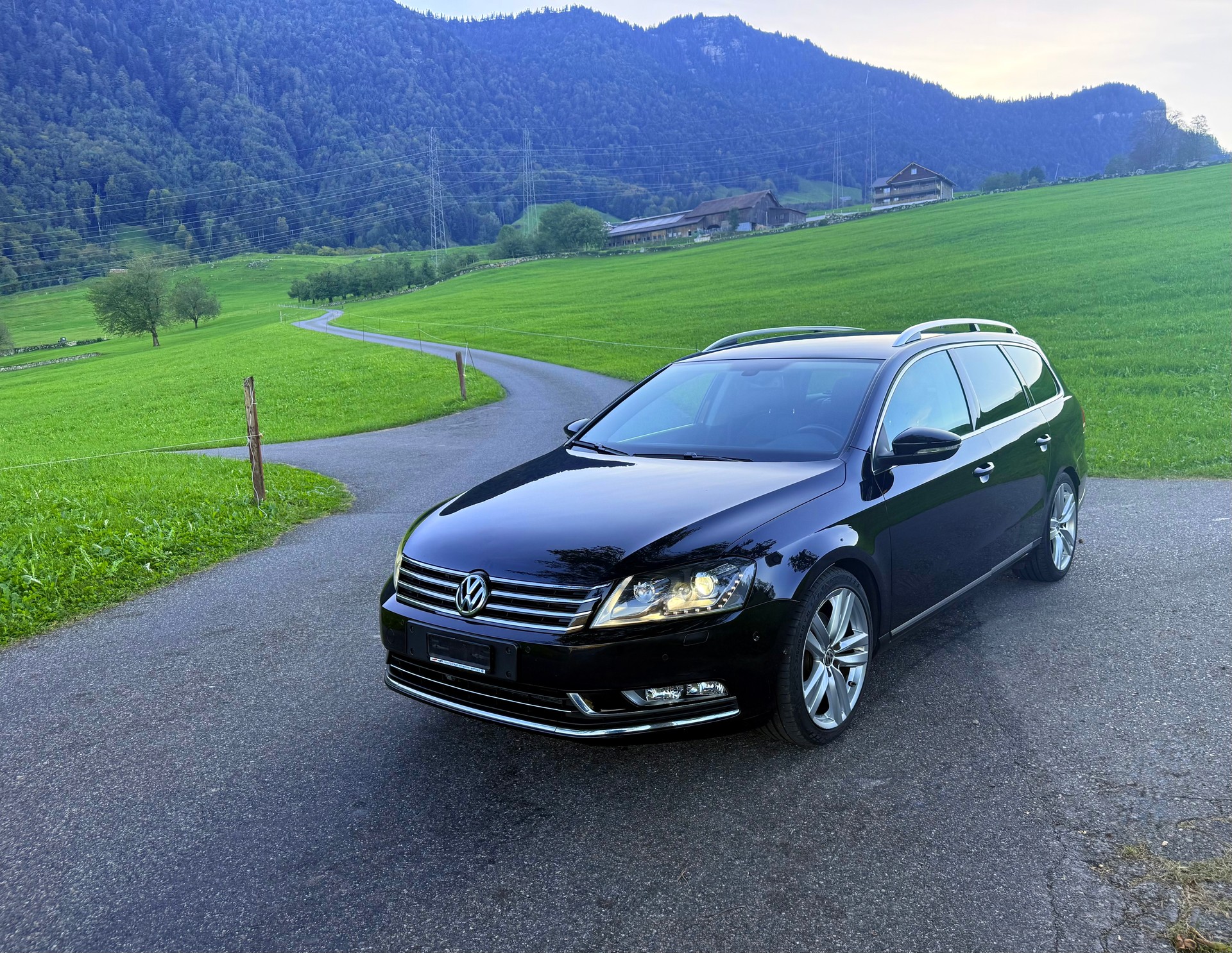 VW Passat Variant 2.0 TDI BMT Highline 4MDSG-image-0