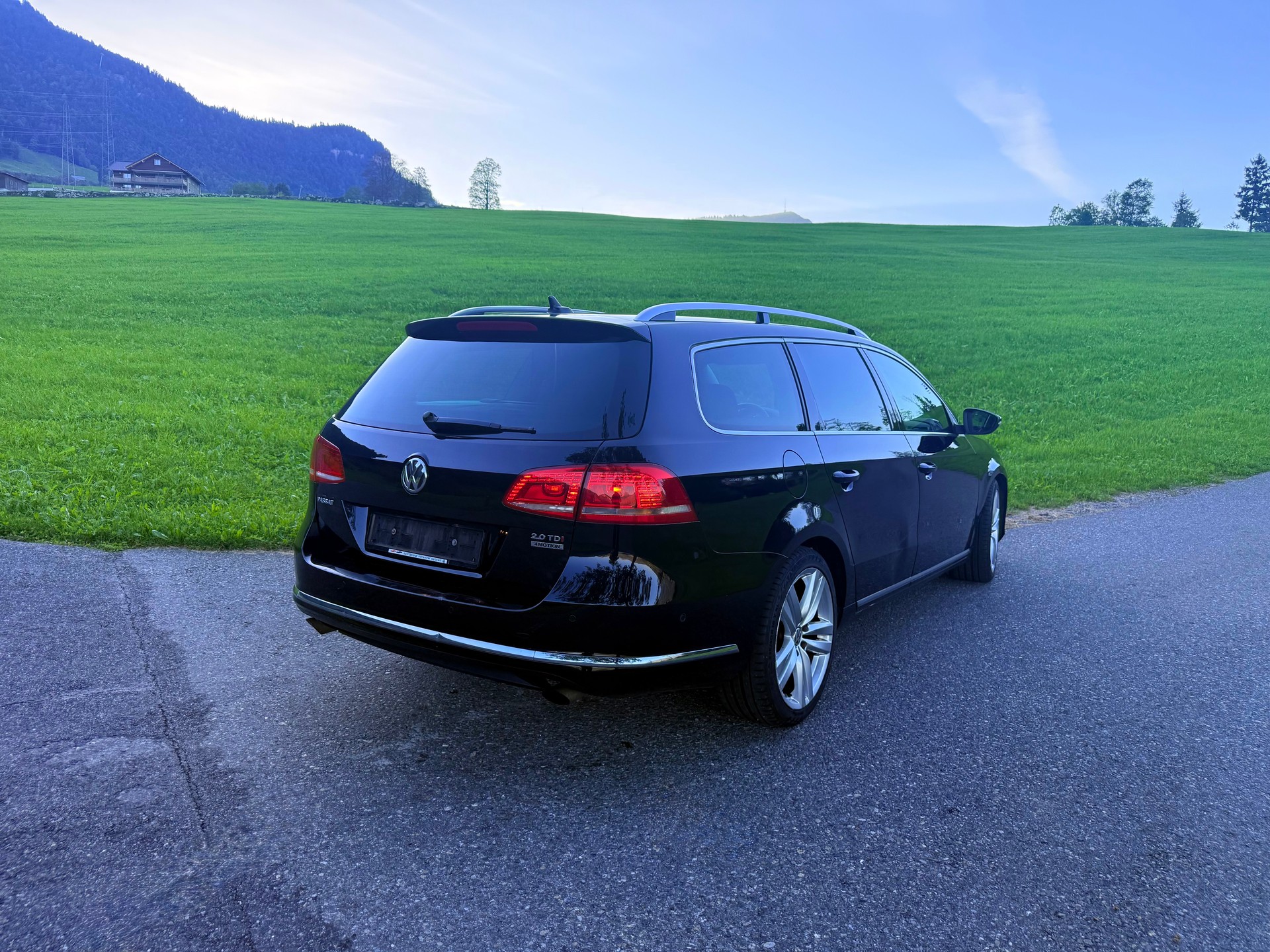 VW Passat Variant 2.0 TDI BMT Highline 4MDSG-image-5